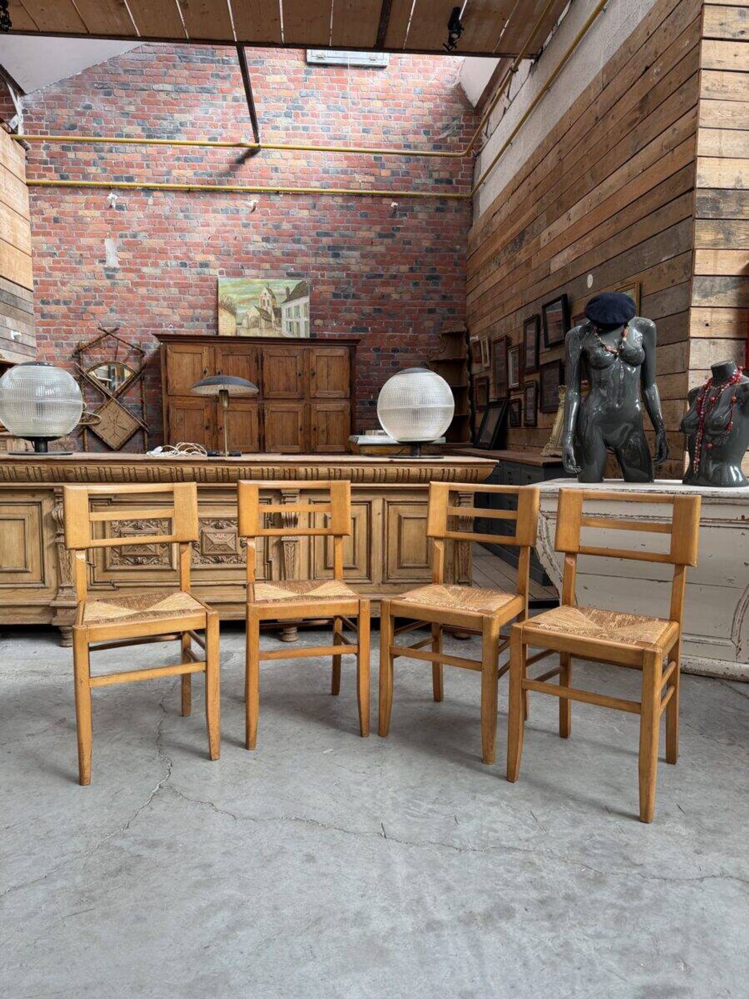 Suite de 4 chaises Pierre Cruege