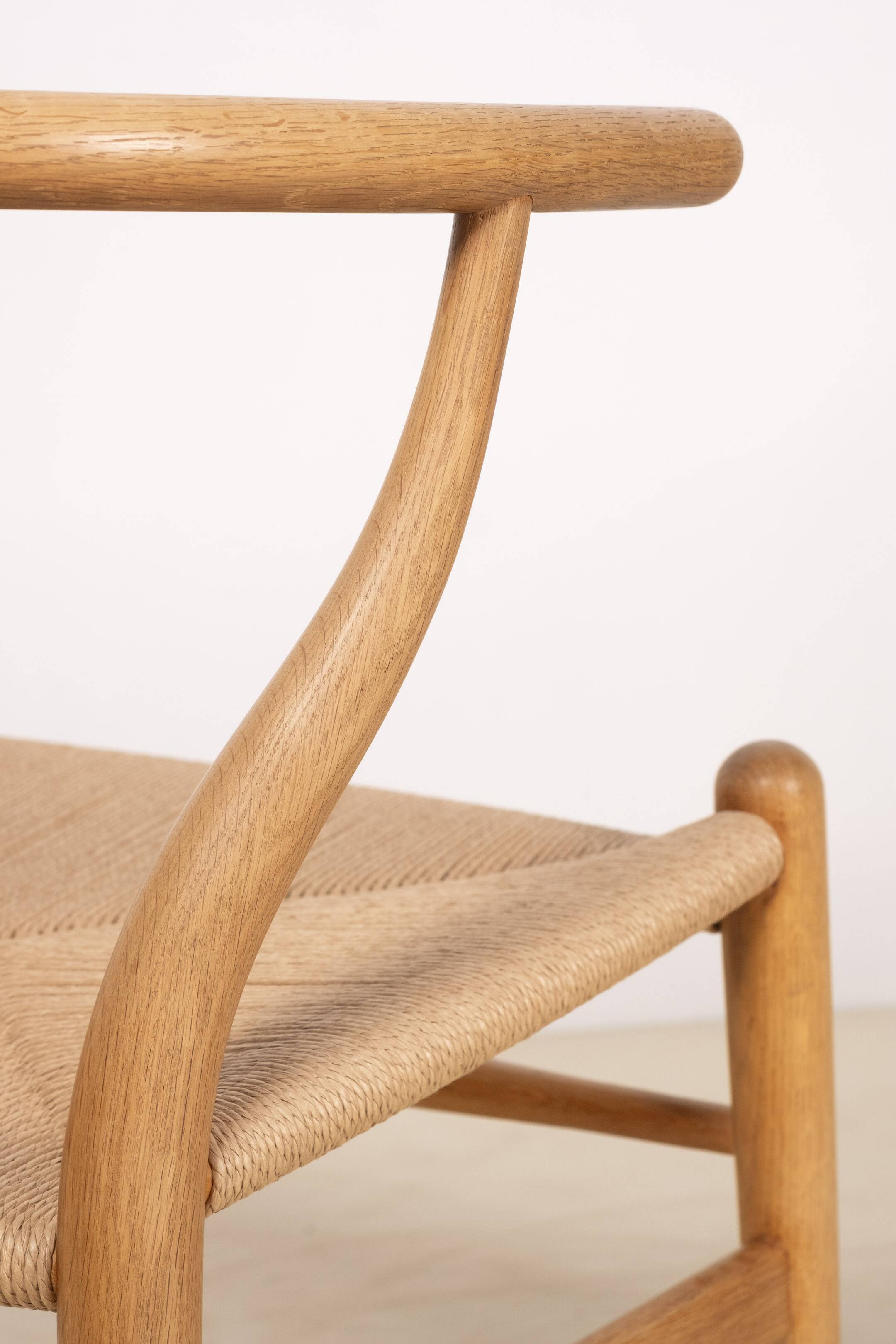 4x Chaise Wishbone CH24 de Hans J. Wegner en chêne, 1990