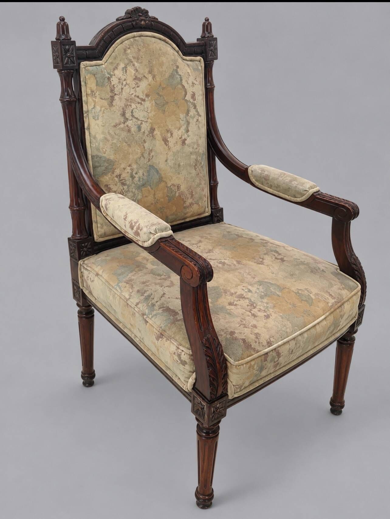 Set of handcrafted Pakistani furniture from Chiniot - Carved solid wood