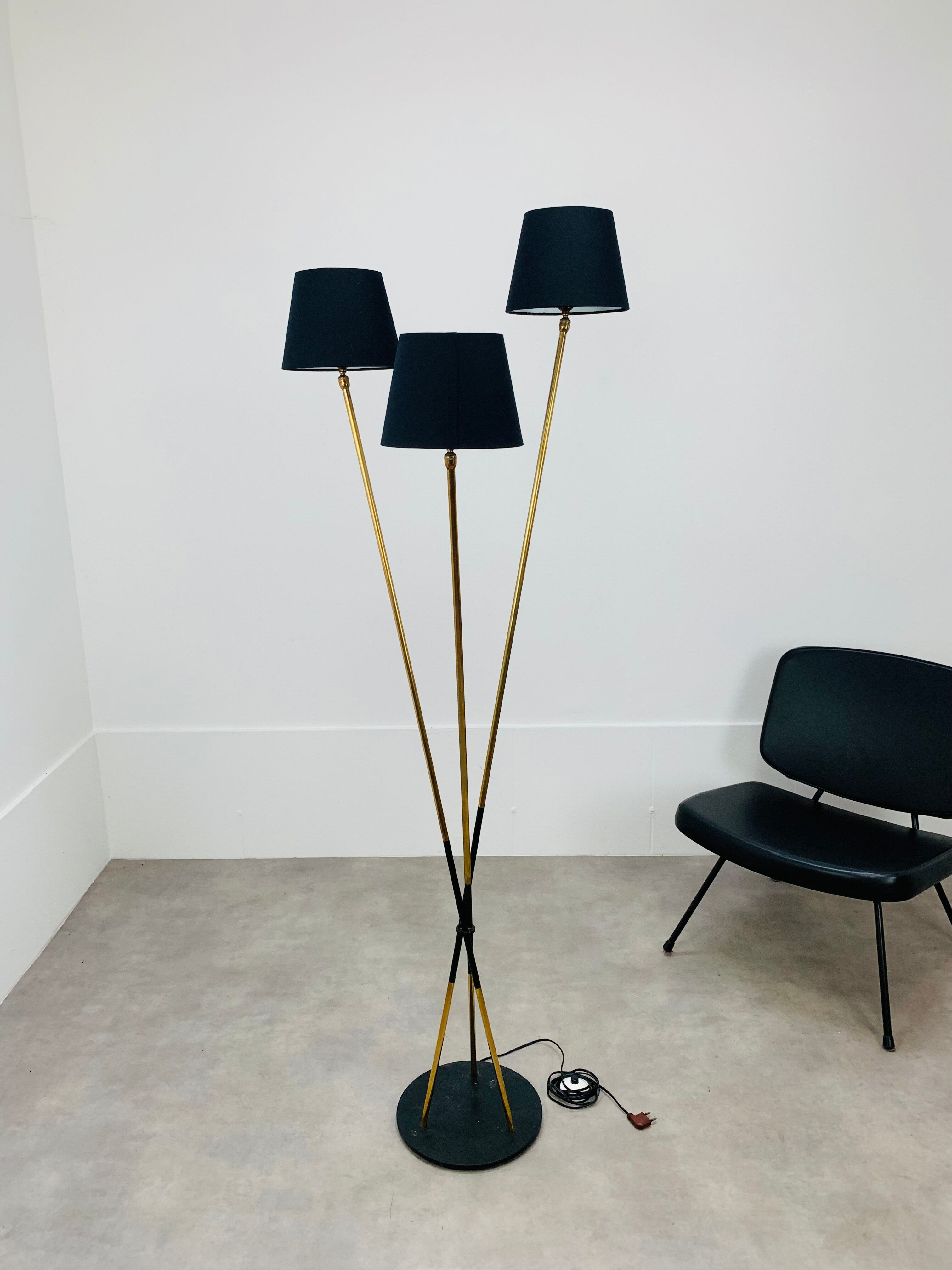 Floor lamp 3 arms 50 years brass and black lacquer for house Arlus