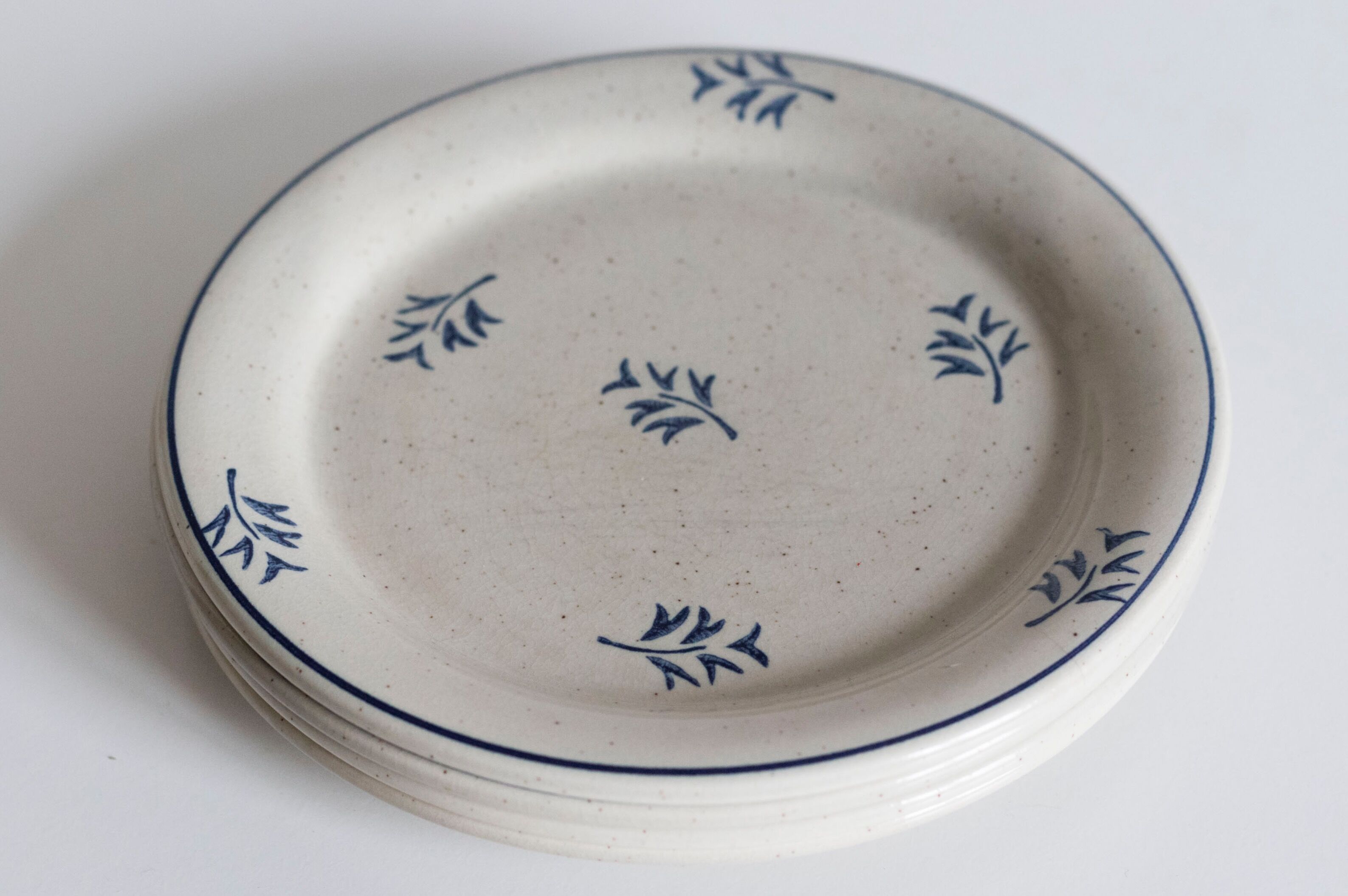 4 plates with earthenware desserts from St Amand