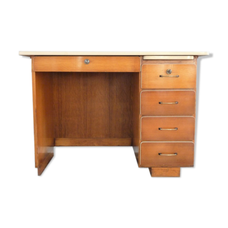 Former desk of the 1950s