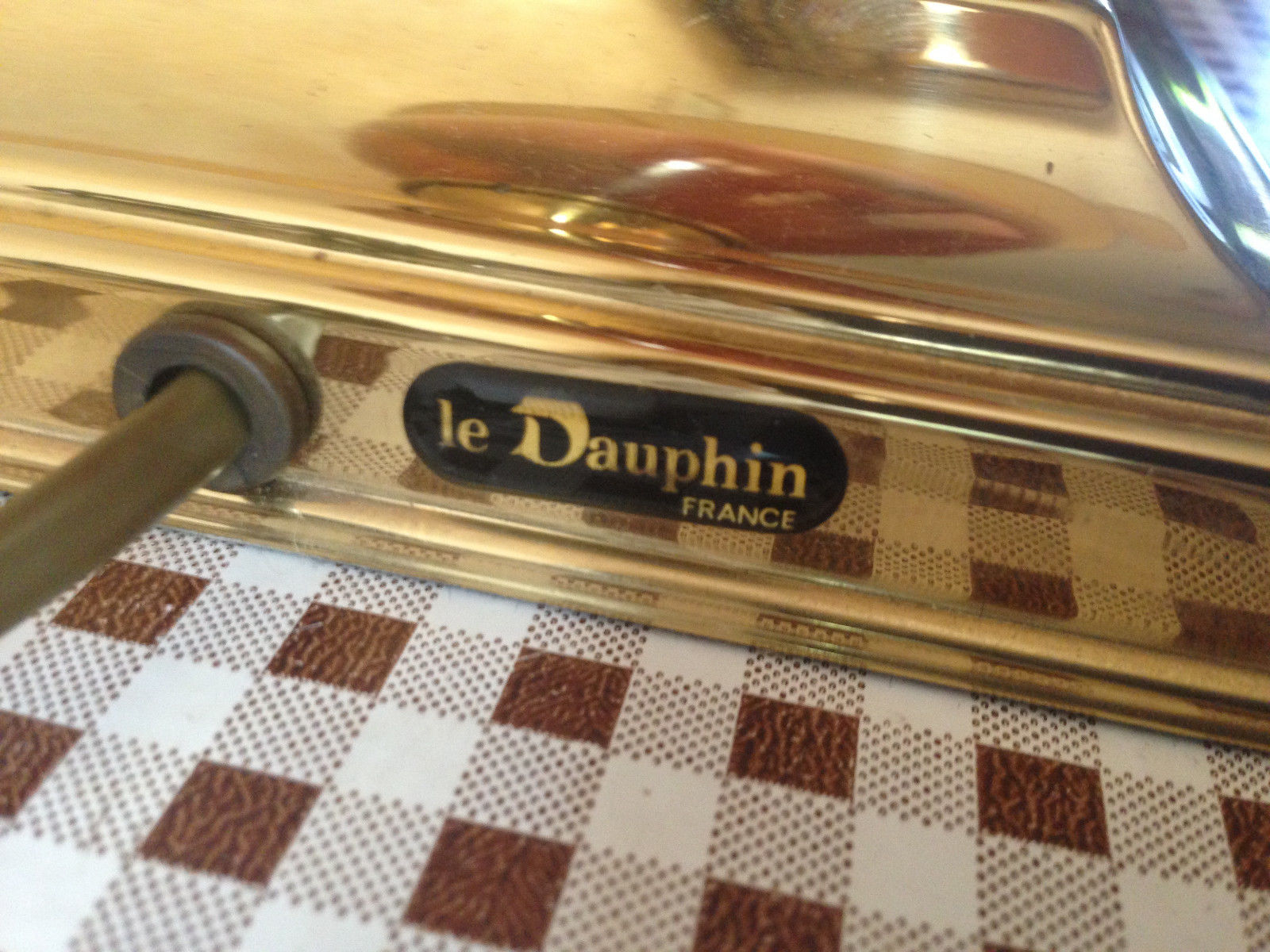 Lamp of the dolphin show