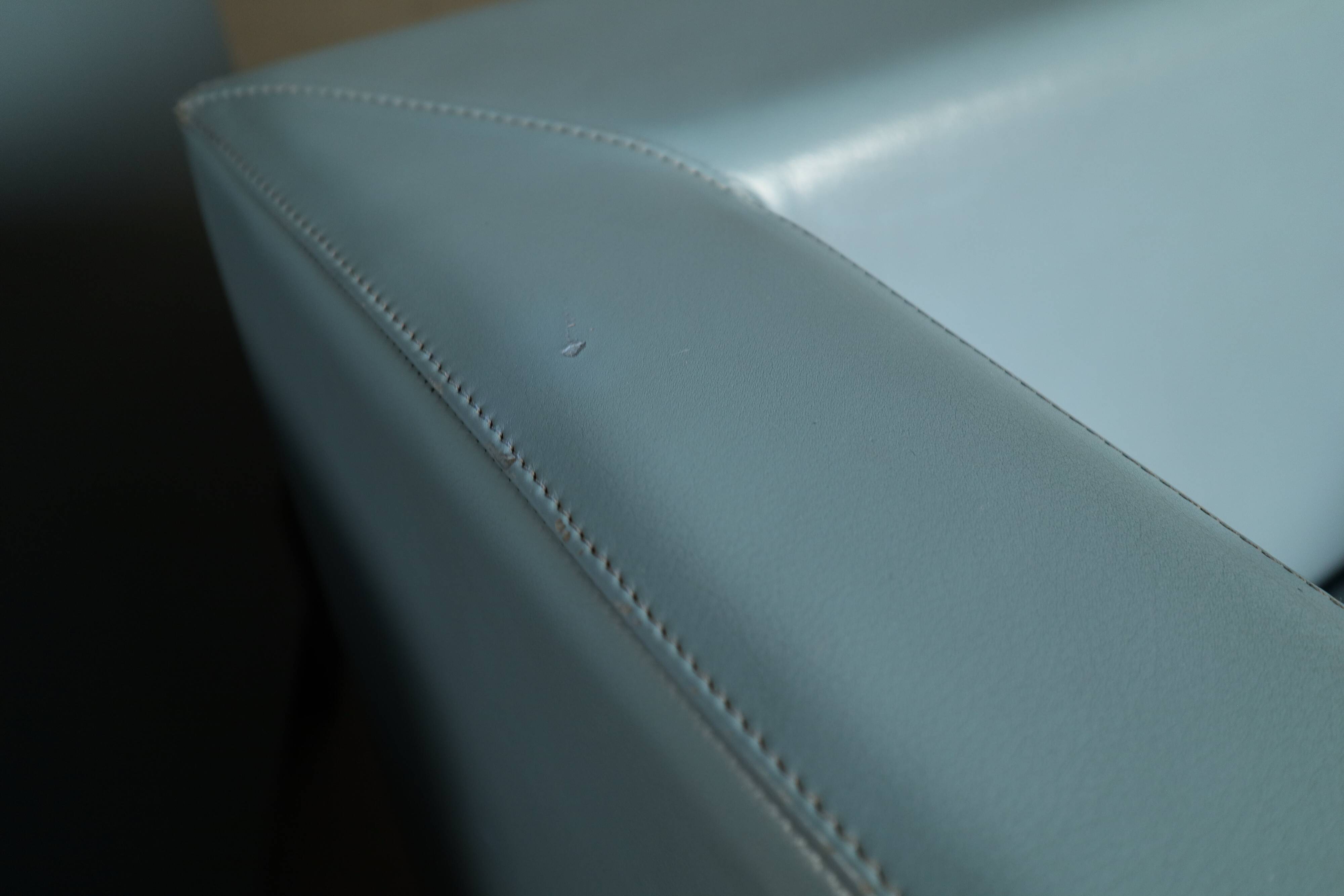 Paire de fauteuils « Moji » de Shigeru Uchida pour Poltrona Frau