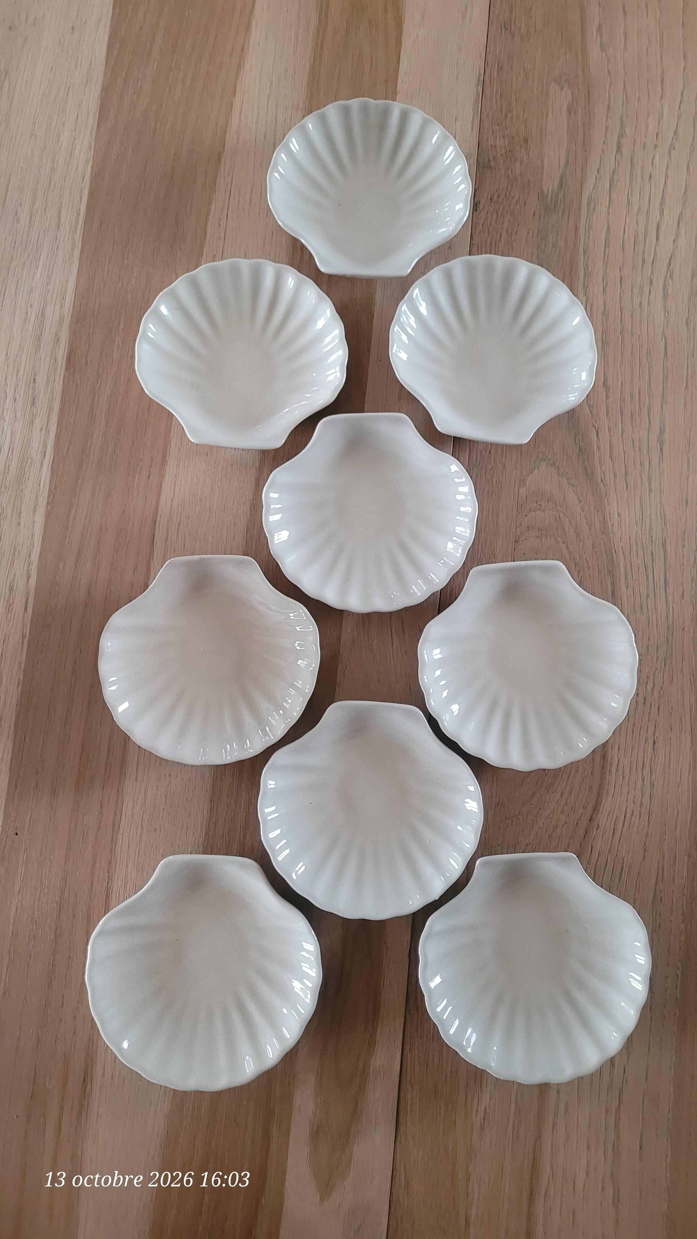 9 scallop shells in glazed stoneware