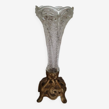 Vase cornet ancien sur pied en régule
