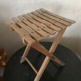 Complained wooden pedestal