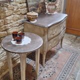 Pedestal table