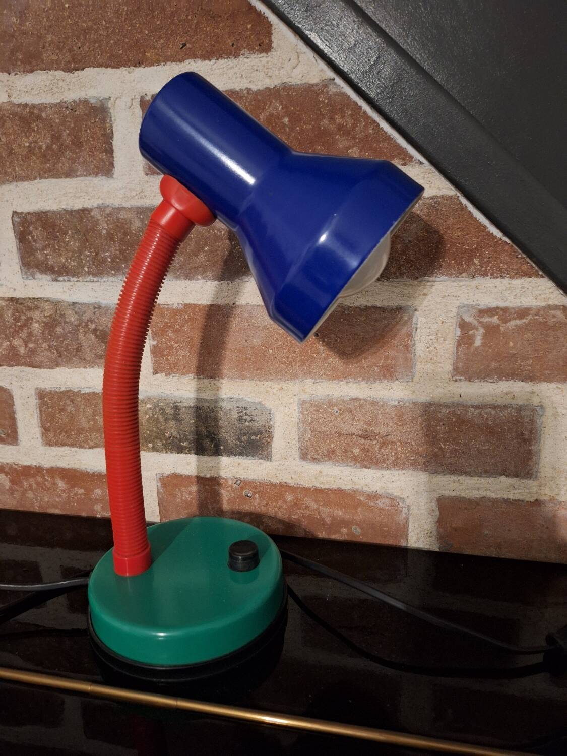 Memphis 80 style desk lamp