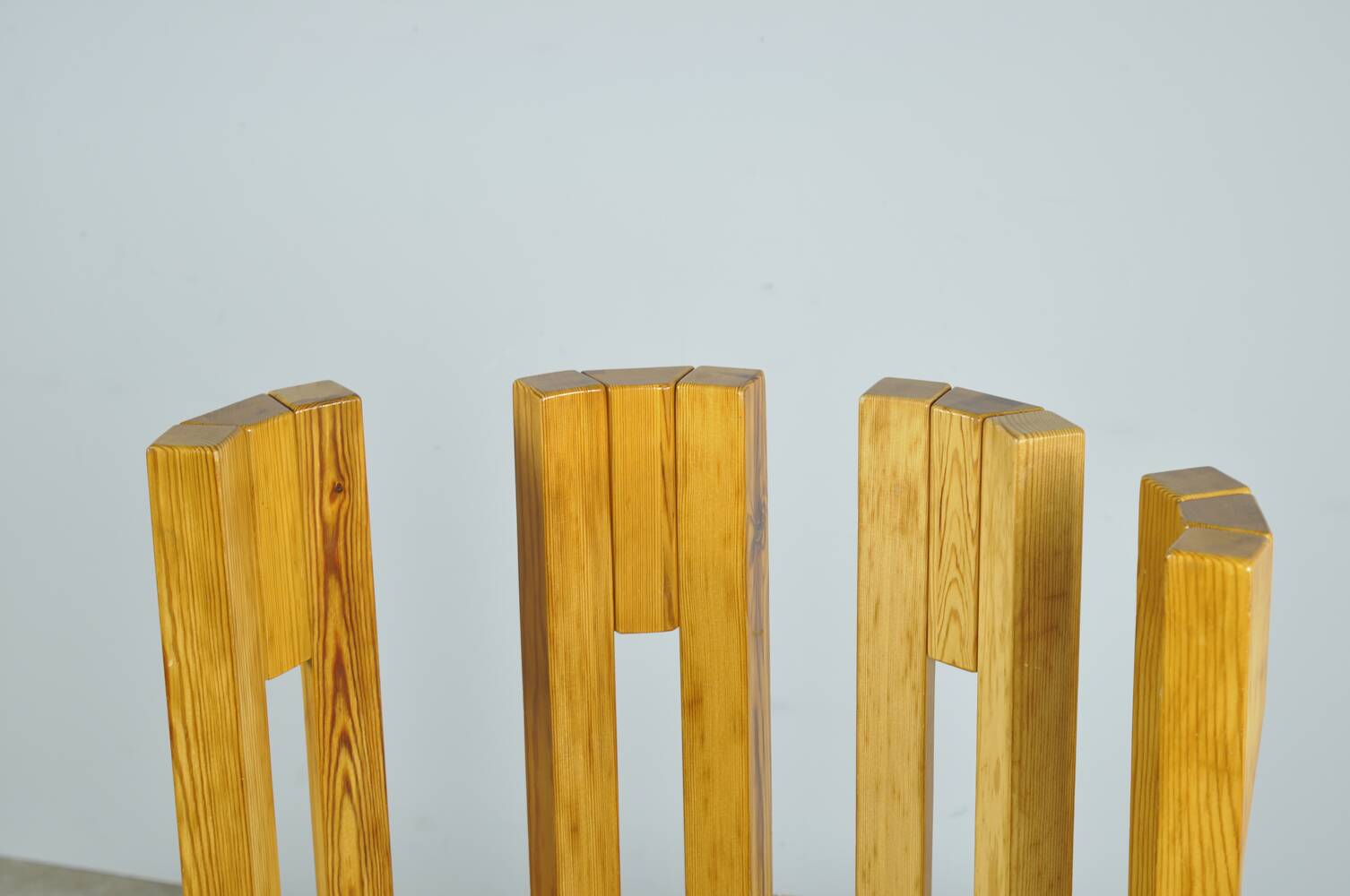 LAUKAAN PUU / brutalist pine dining table chairs “Rantasipi” / Finland 70s