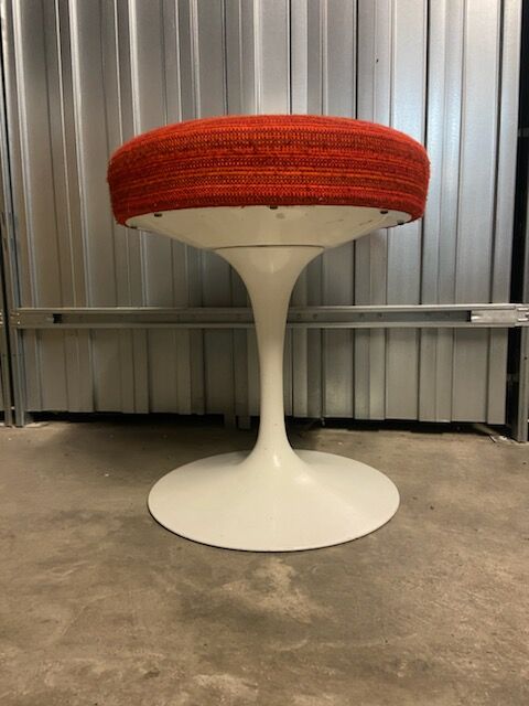 Eero saarinen tulip stool for Knoll International 1970s