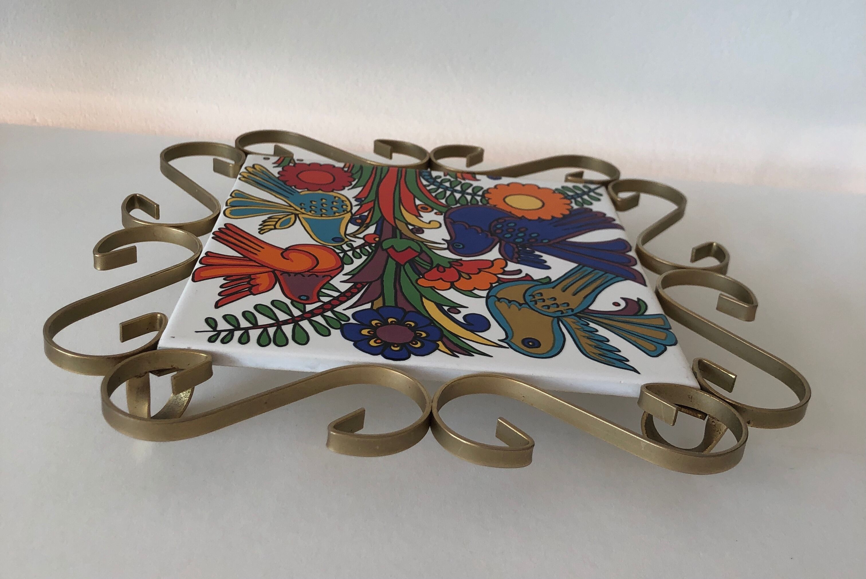 Underside Of Plat service Acapulco by Villeroy & Boch