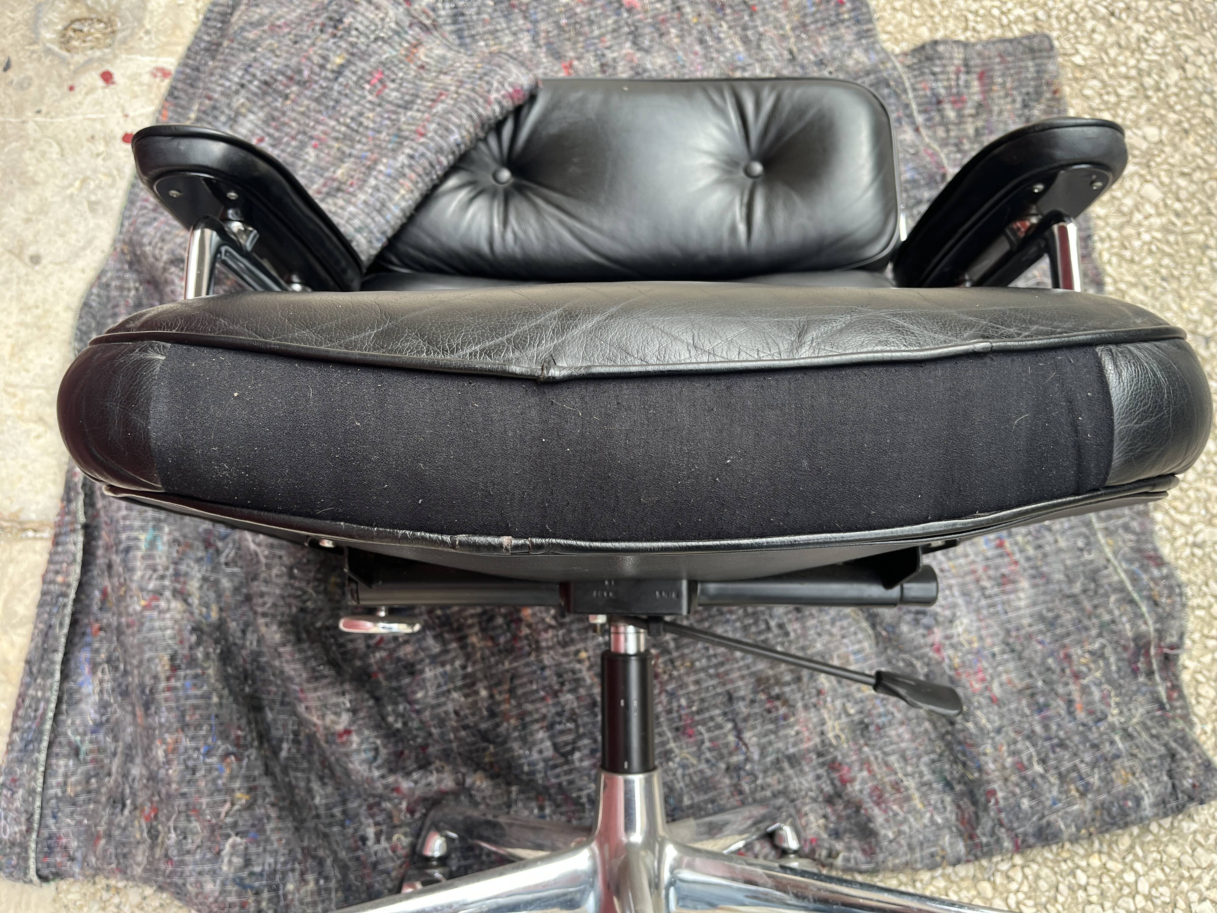 Charles Eames Vitra ES104 leather office chair