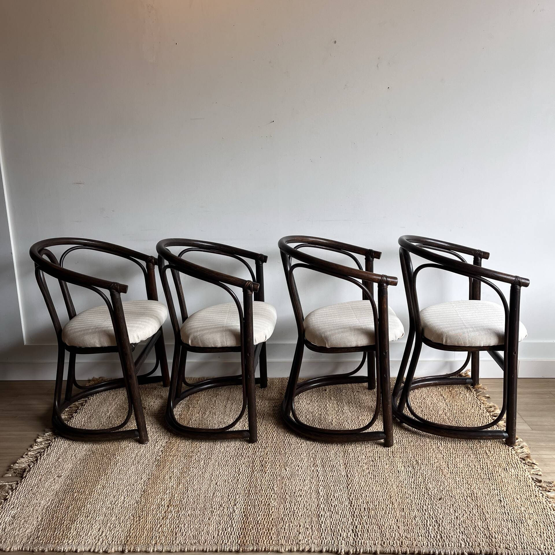 4 Chaise Bambou rotin  modele ‘barrel’ 70’s