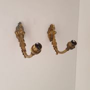 Antique wall lights in gilded brass – Louis XV style, charm and elegance