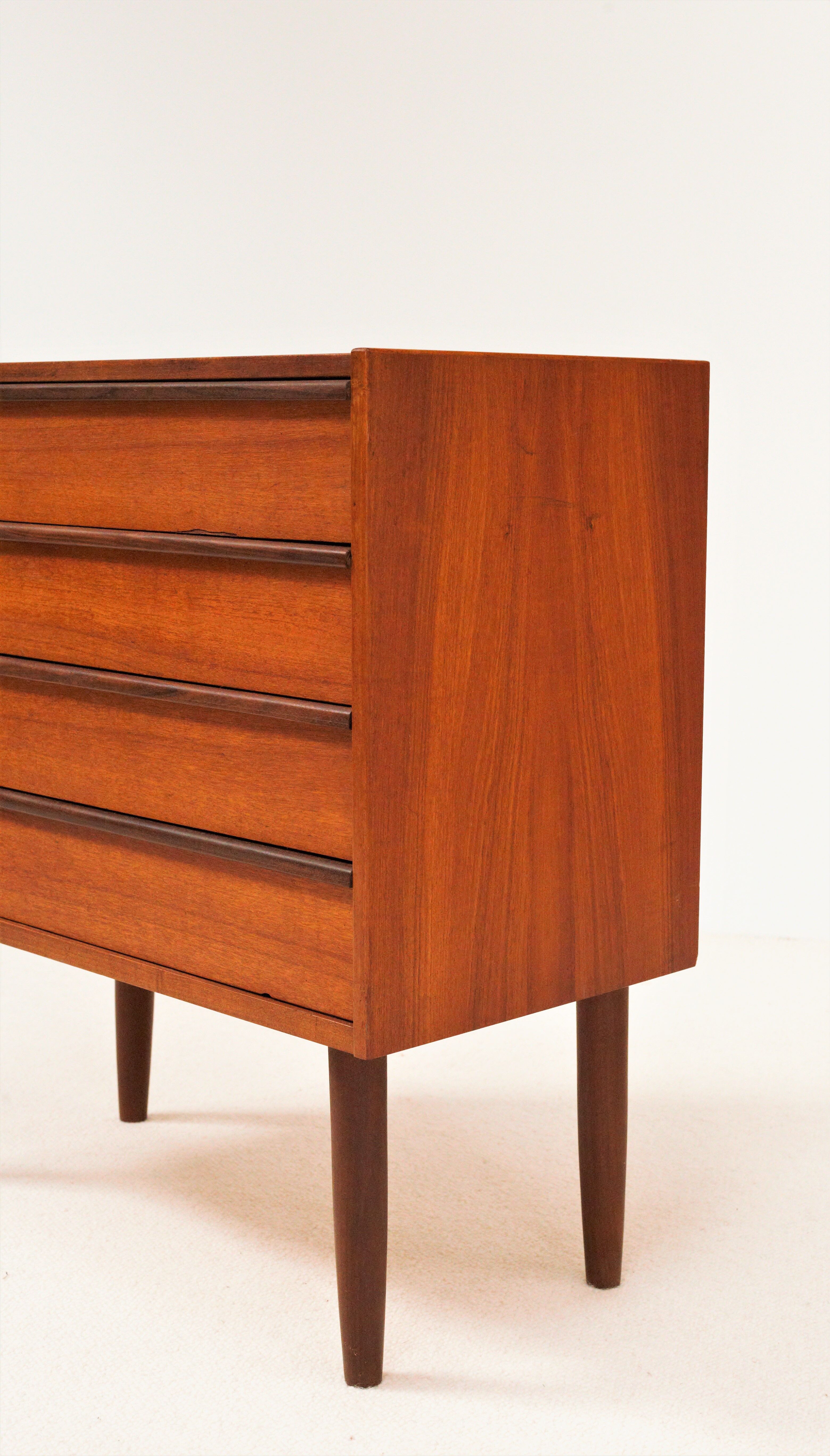 Dresser 4 drawers mid-century