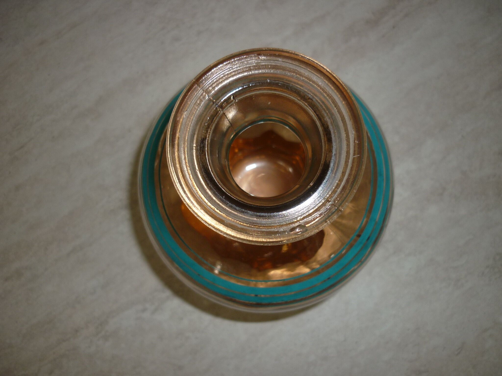 Art Deco carafe in pink transparent glass with cap