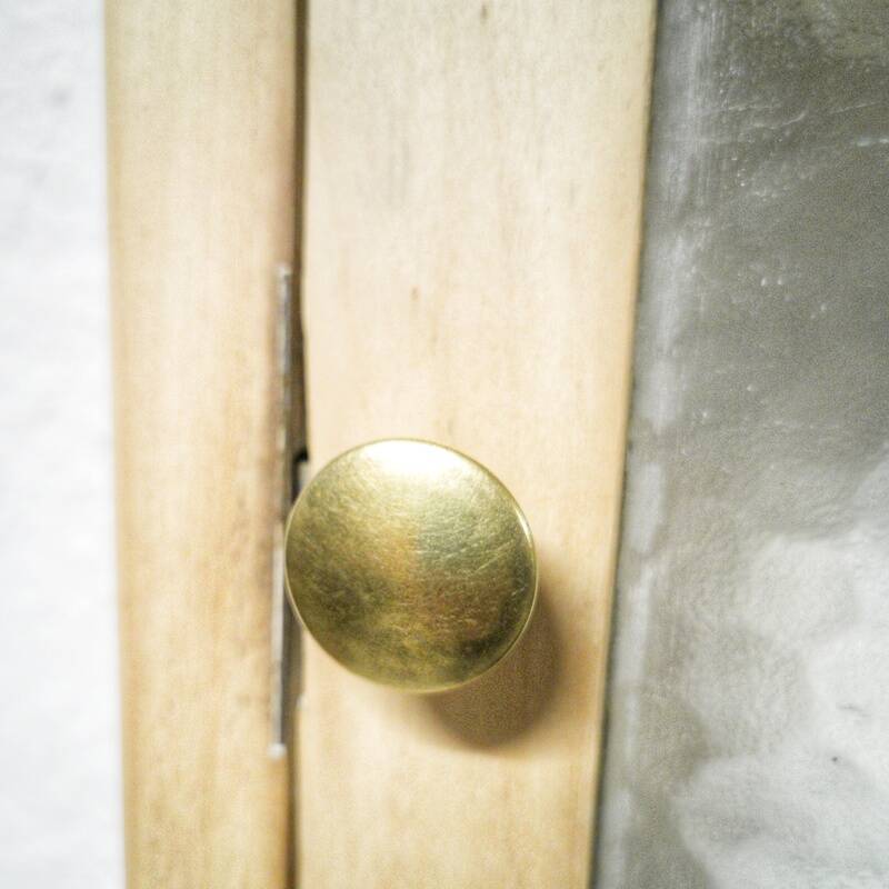 Wall display cabinet