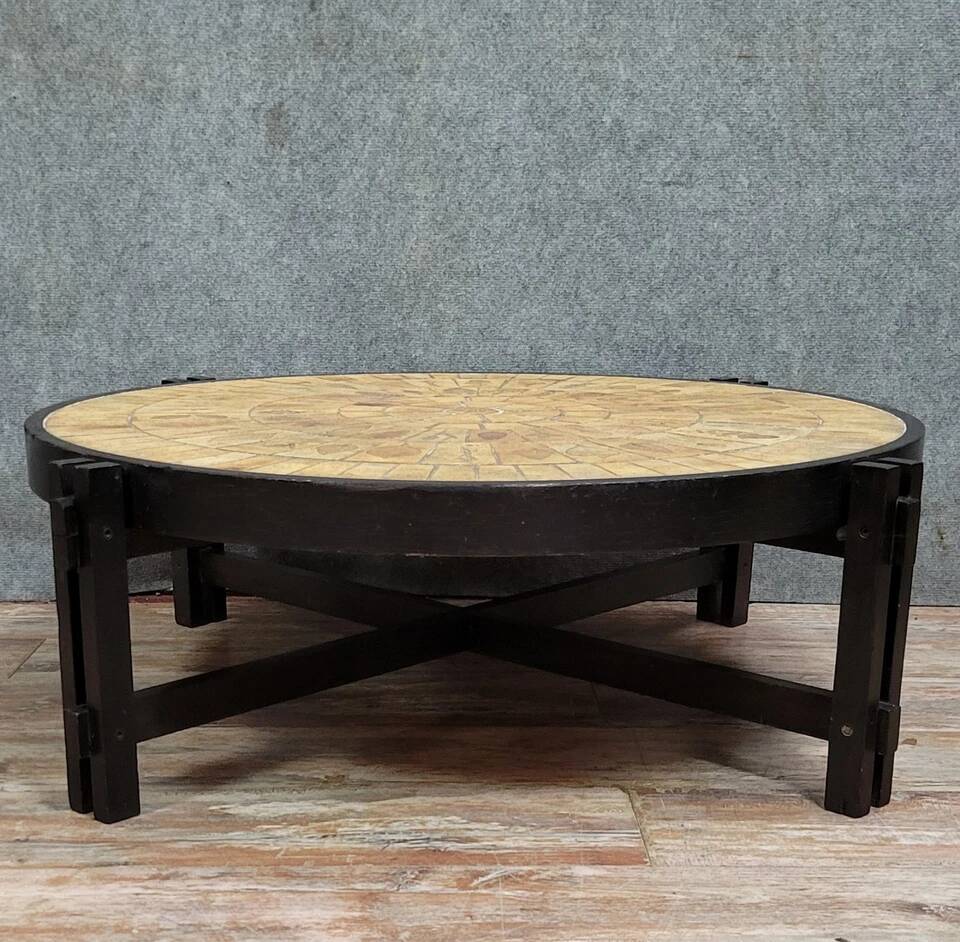 Roger Capron : grande table basse ronde en céramique et structure en bois