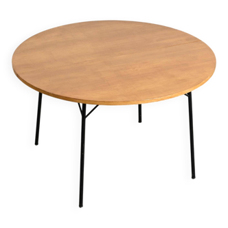 Model 302 table in ash by Alain Richard, 1954, T.V. Furniture.