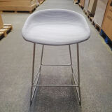 Top tab about a stool aas 39 lila 131 Hay