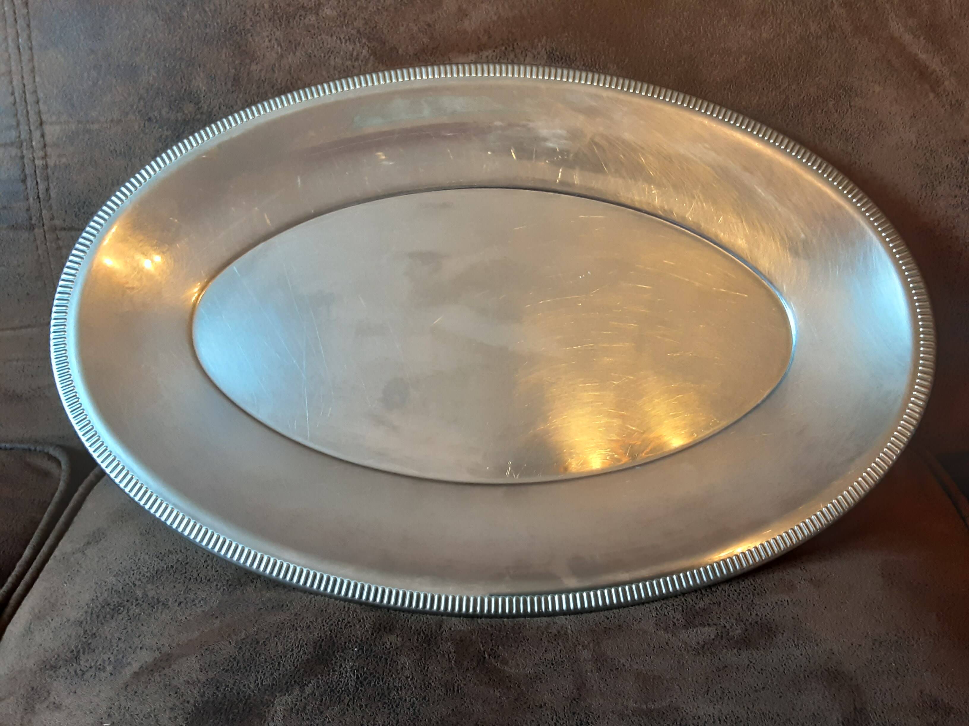Oval metal dish