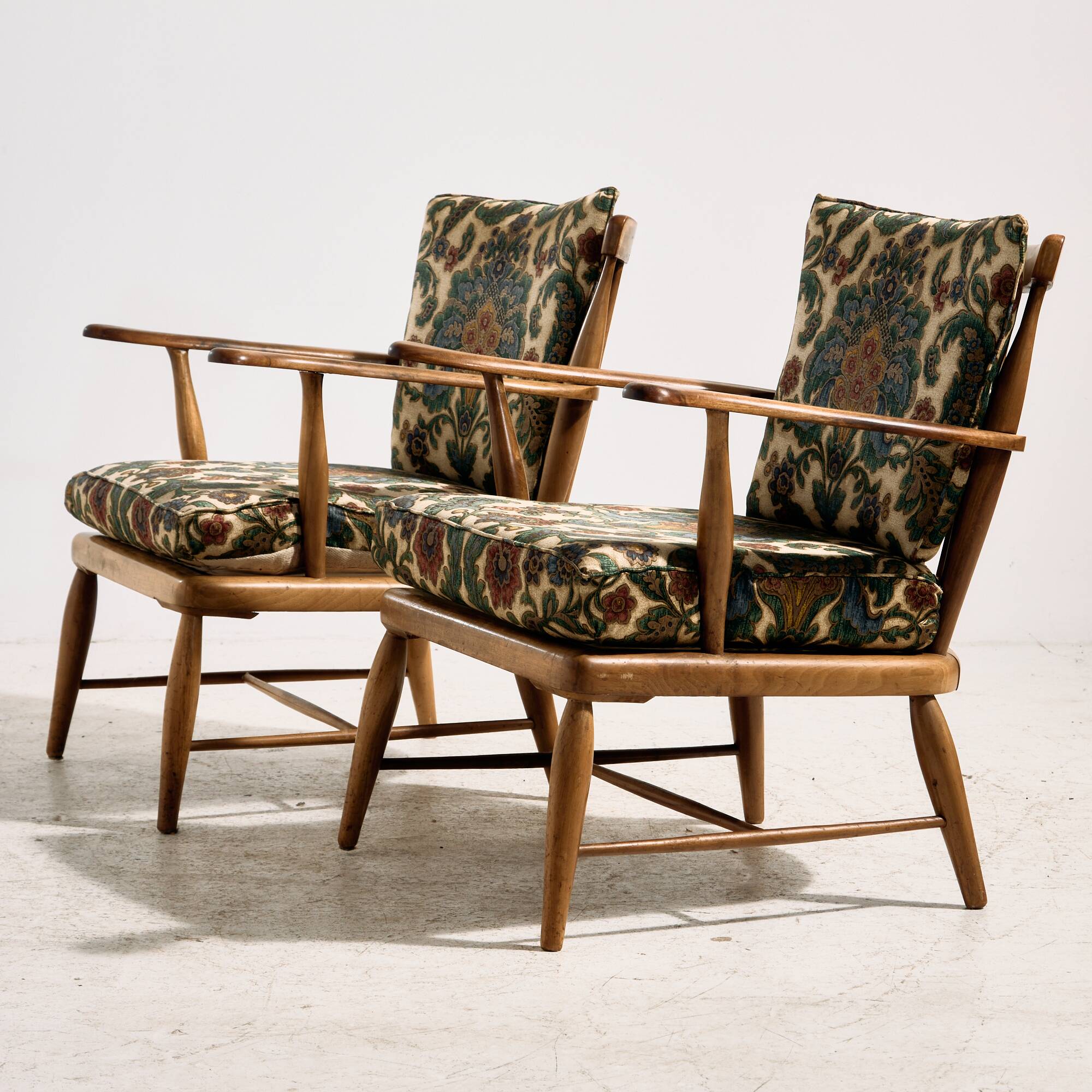 Fauteuil en noyer par Anna-Lülja Praun
