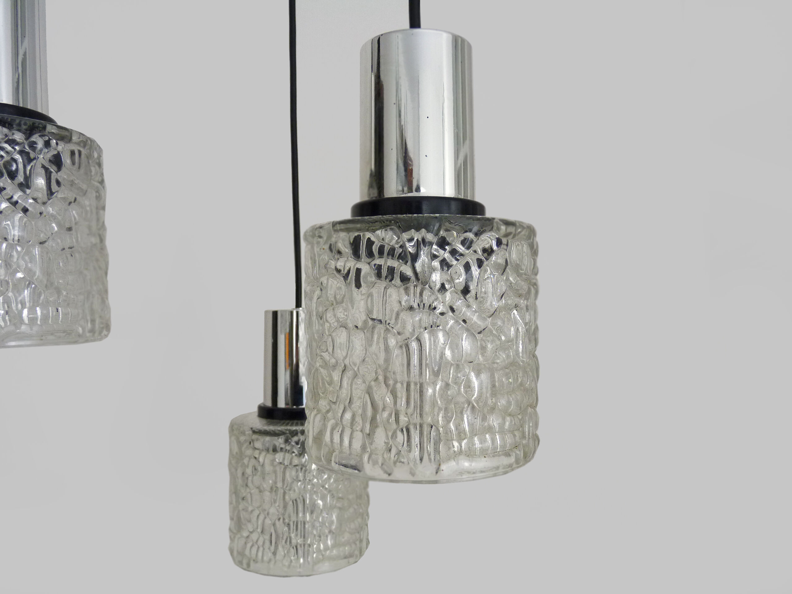 Suspension waterfall vintage in chrome polished and glass chiseled 3 lights 70s