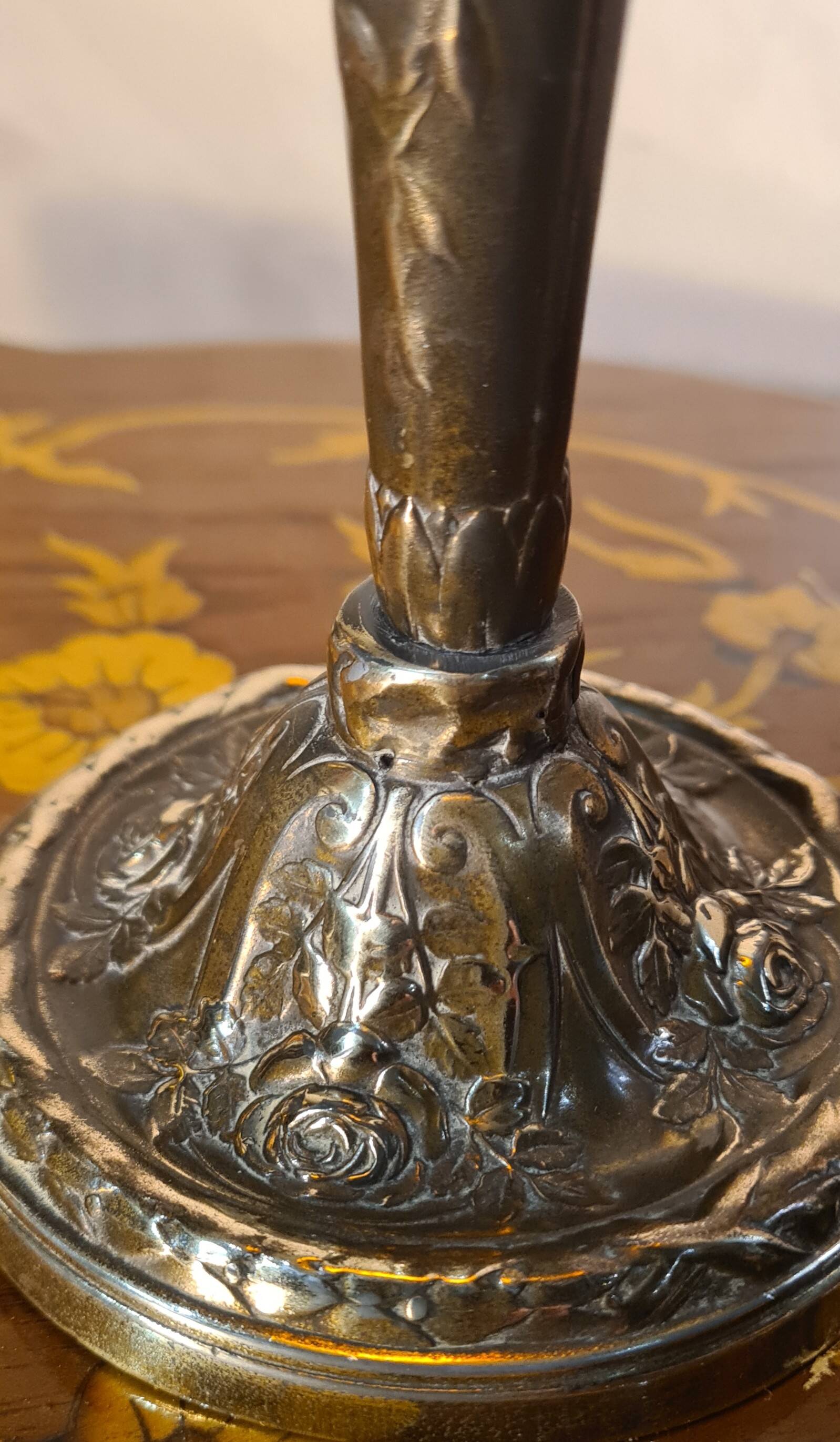 Bronze lamp signed SR 1900, yellow opaline tulip shade edged in black, Loetz, 38x14