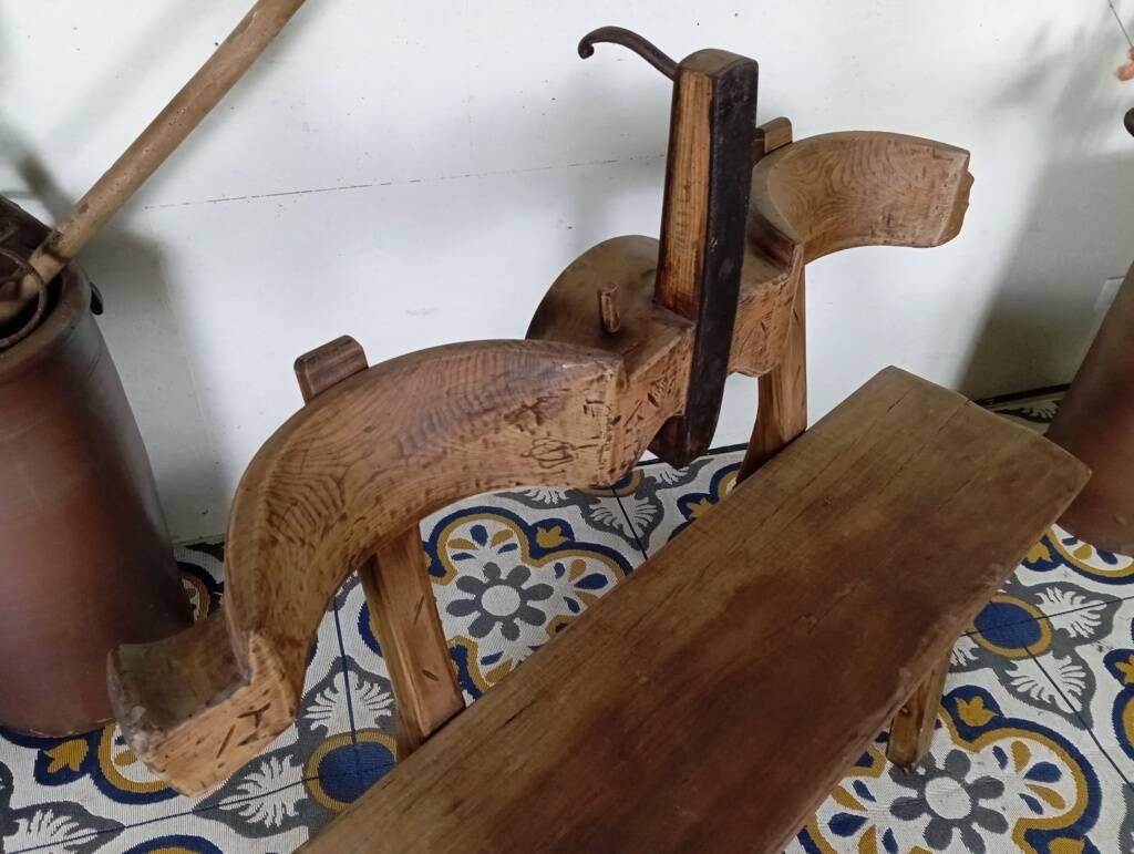 Brutalist bench bull's head file