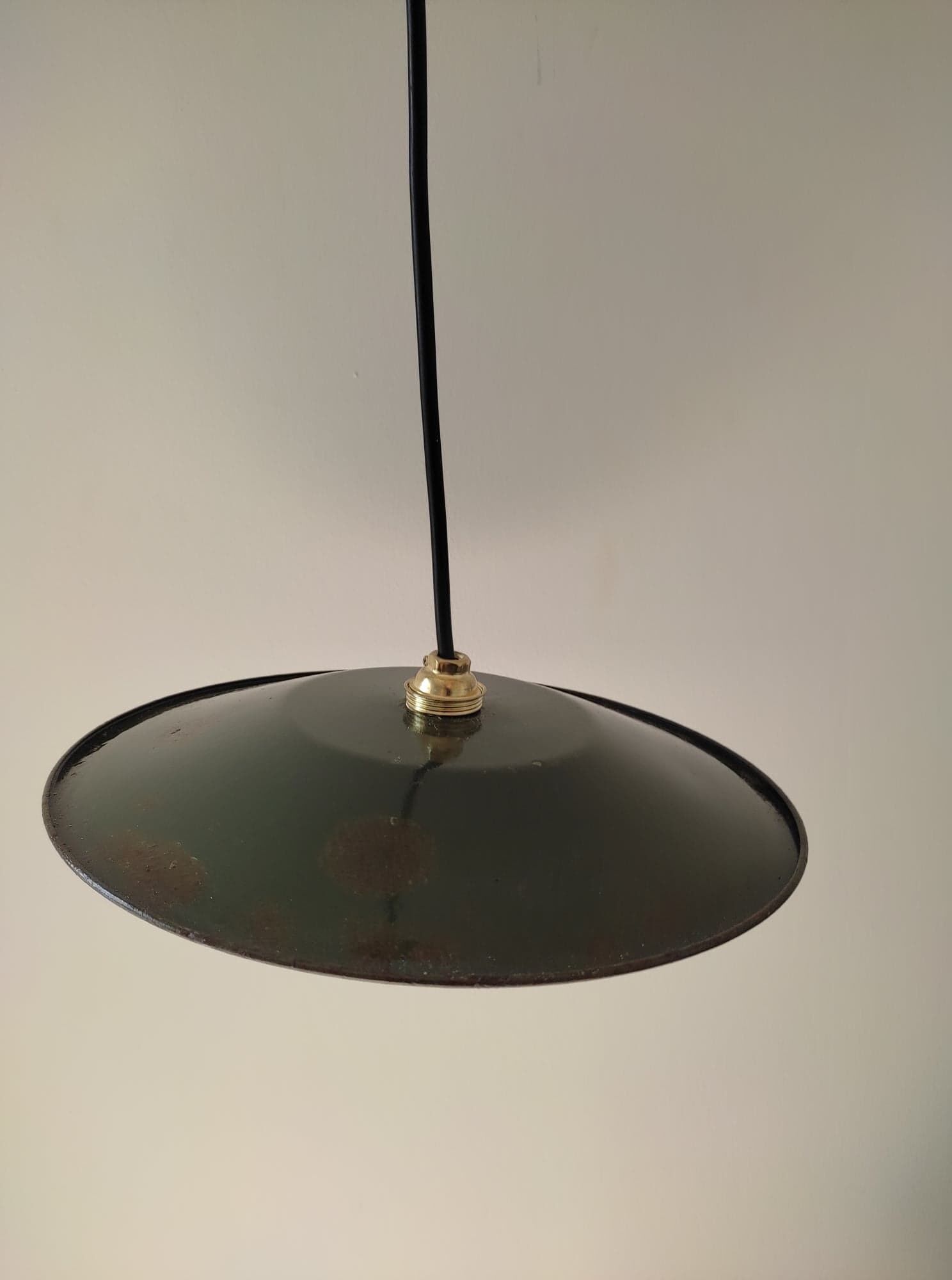 Old suspension in green enamelled sheet metal