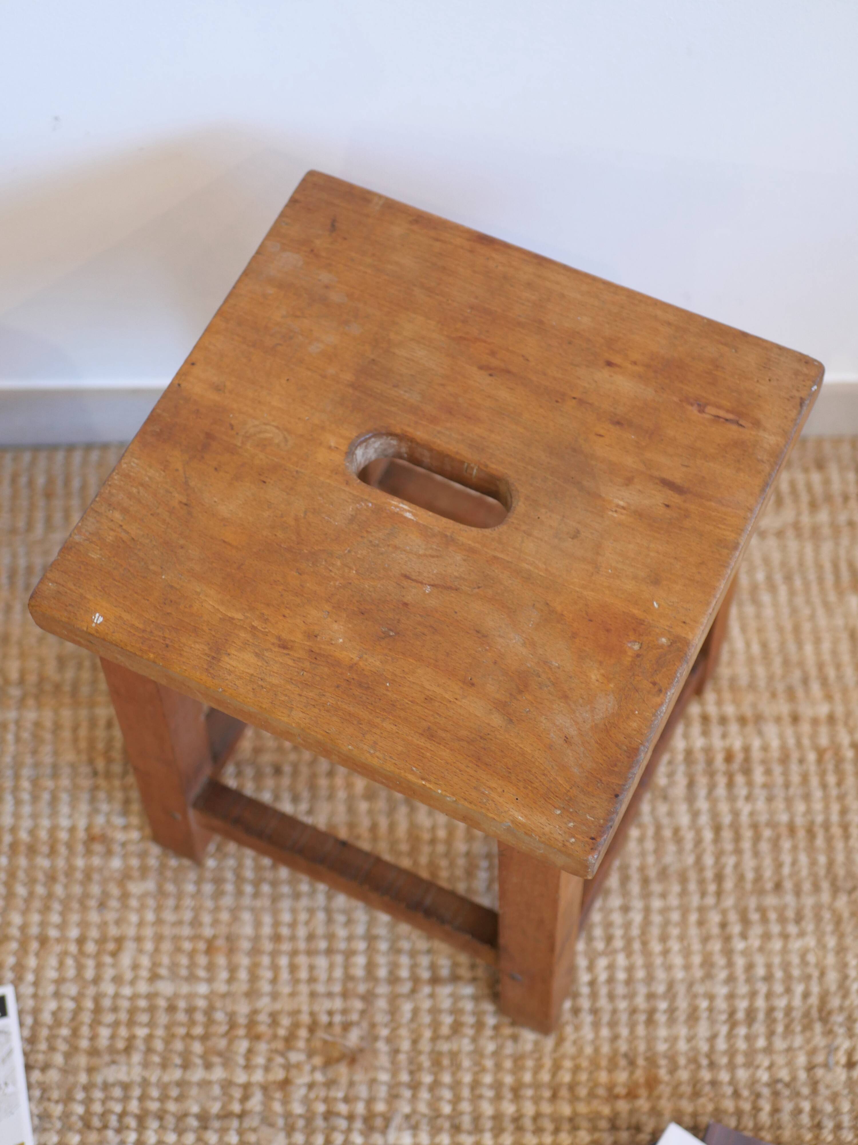 Tabouret de ferme en bois