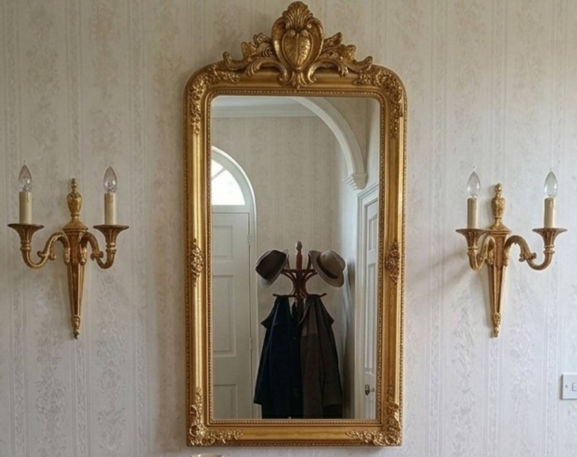 Pair of Louis XVI wall sconces in gilded bronze – Maison Lucien Gau