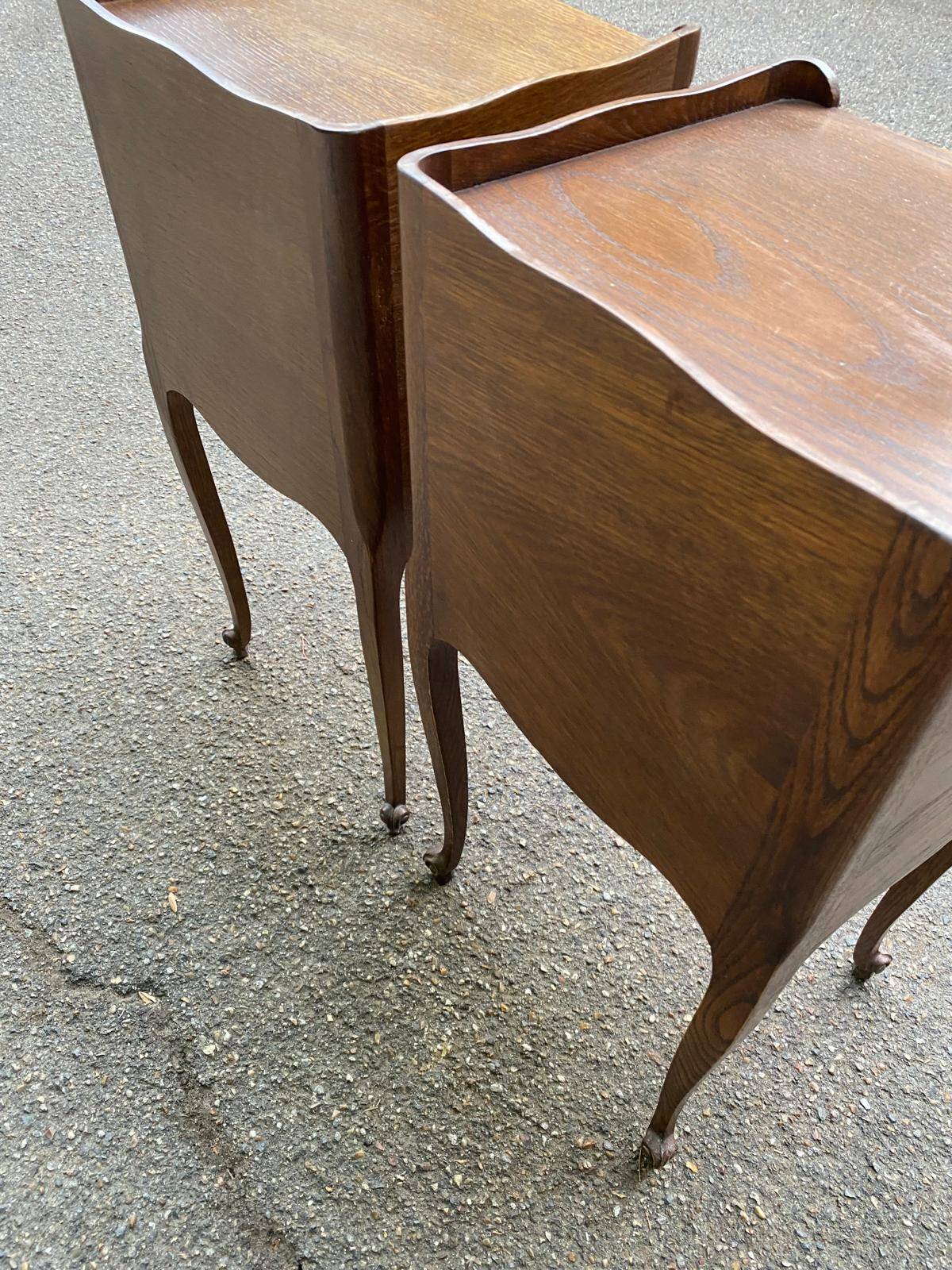 2 Louis XV bedside tables made of curved solid oak with drawers from 1960.