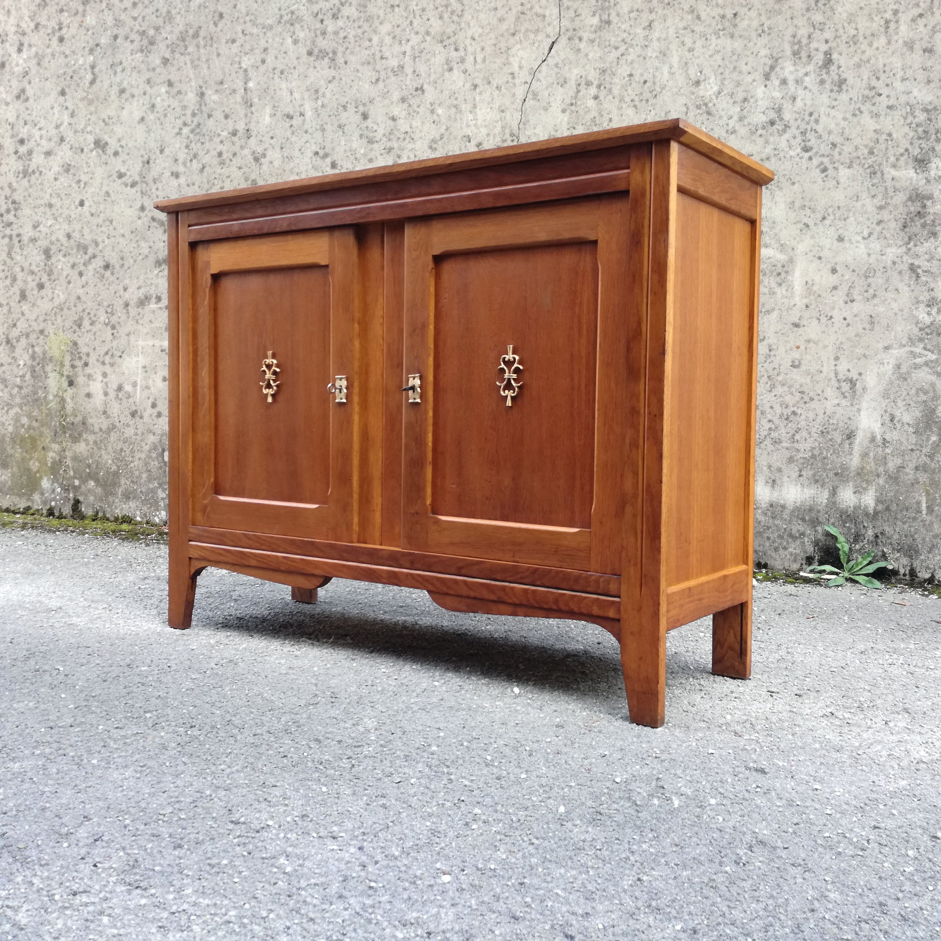 Parisian buffet with gold decorations - 123x94