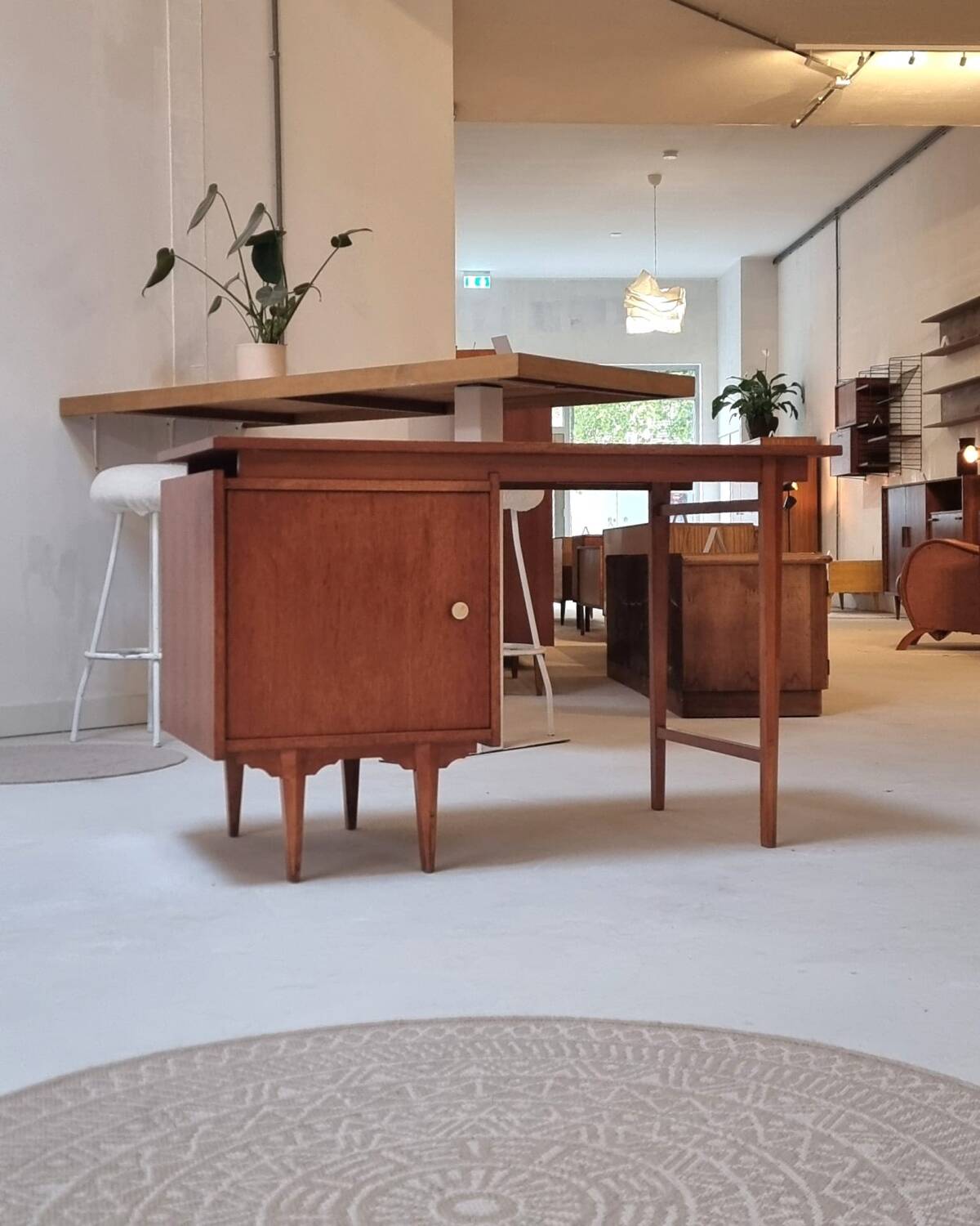 Bureau du milieu du siècle