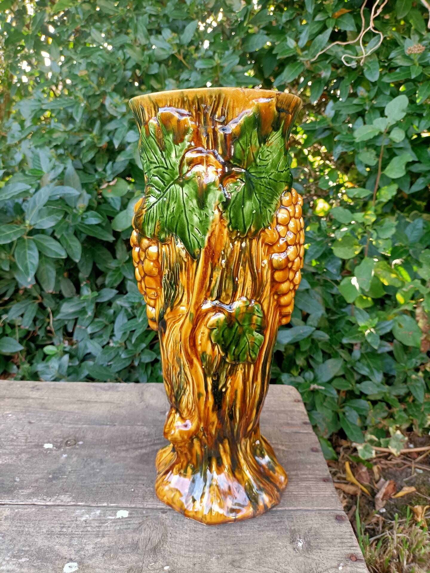 Retro Grapevine Barbotine Vase