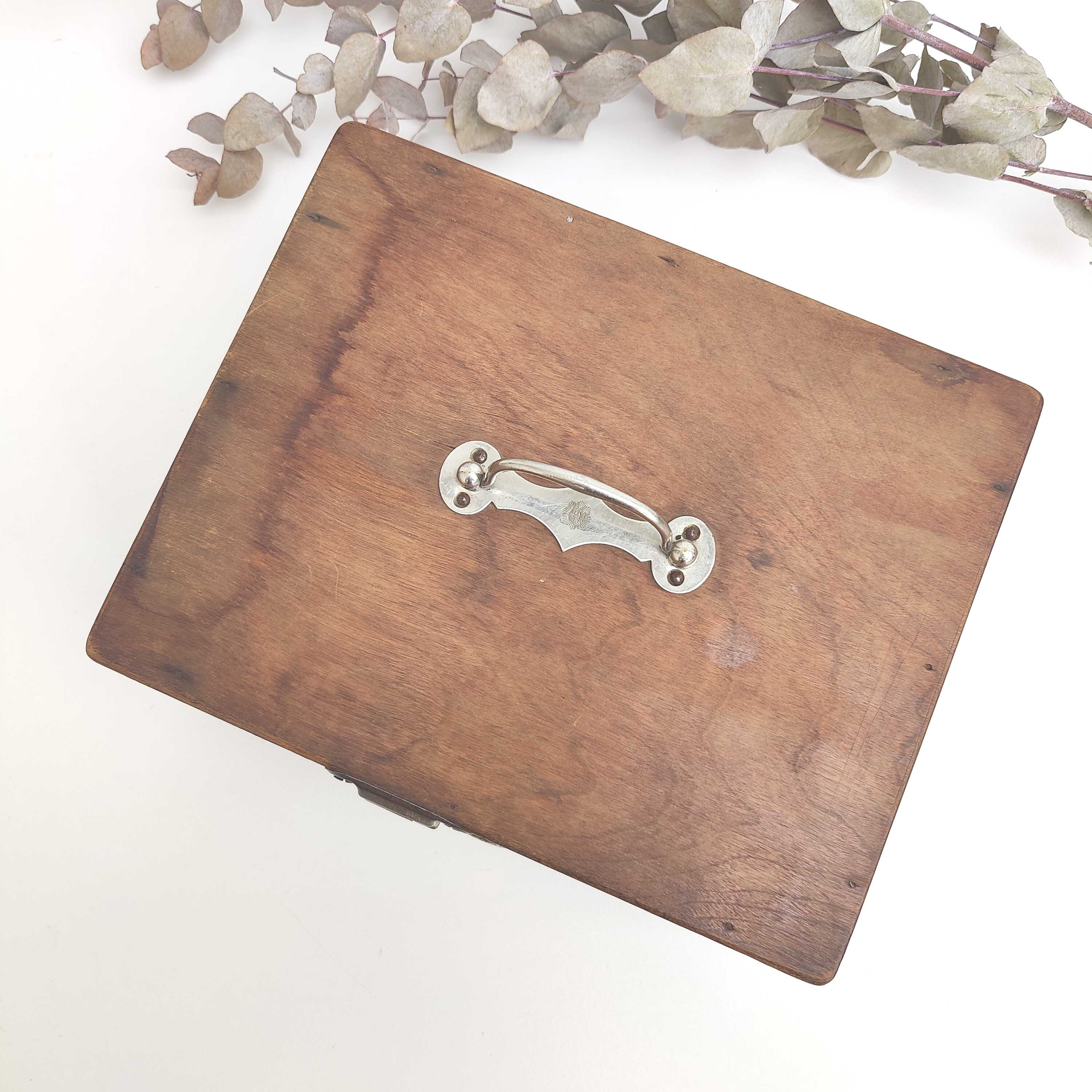 Small box vintage wooden box