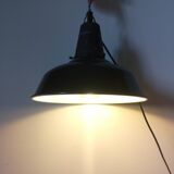 Paire de lampes suspensions émaillées 1950