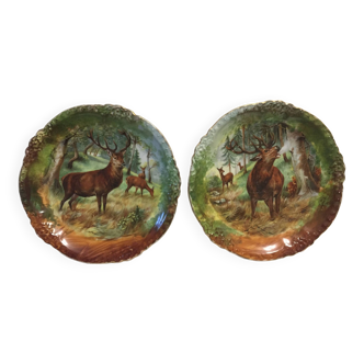 2 assiettes plates murales - porcelaine de LIMOGES - cerfs -