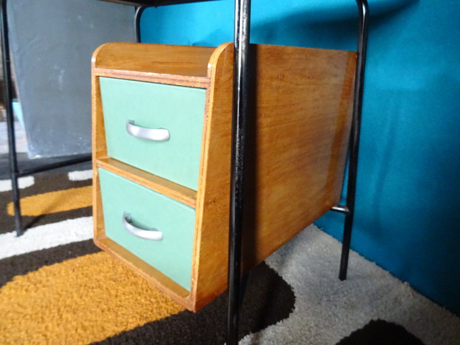 Desk hanging drawers and chair
