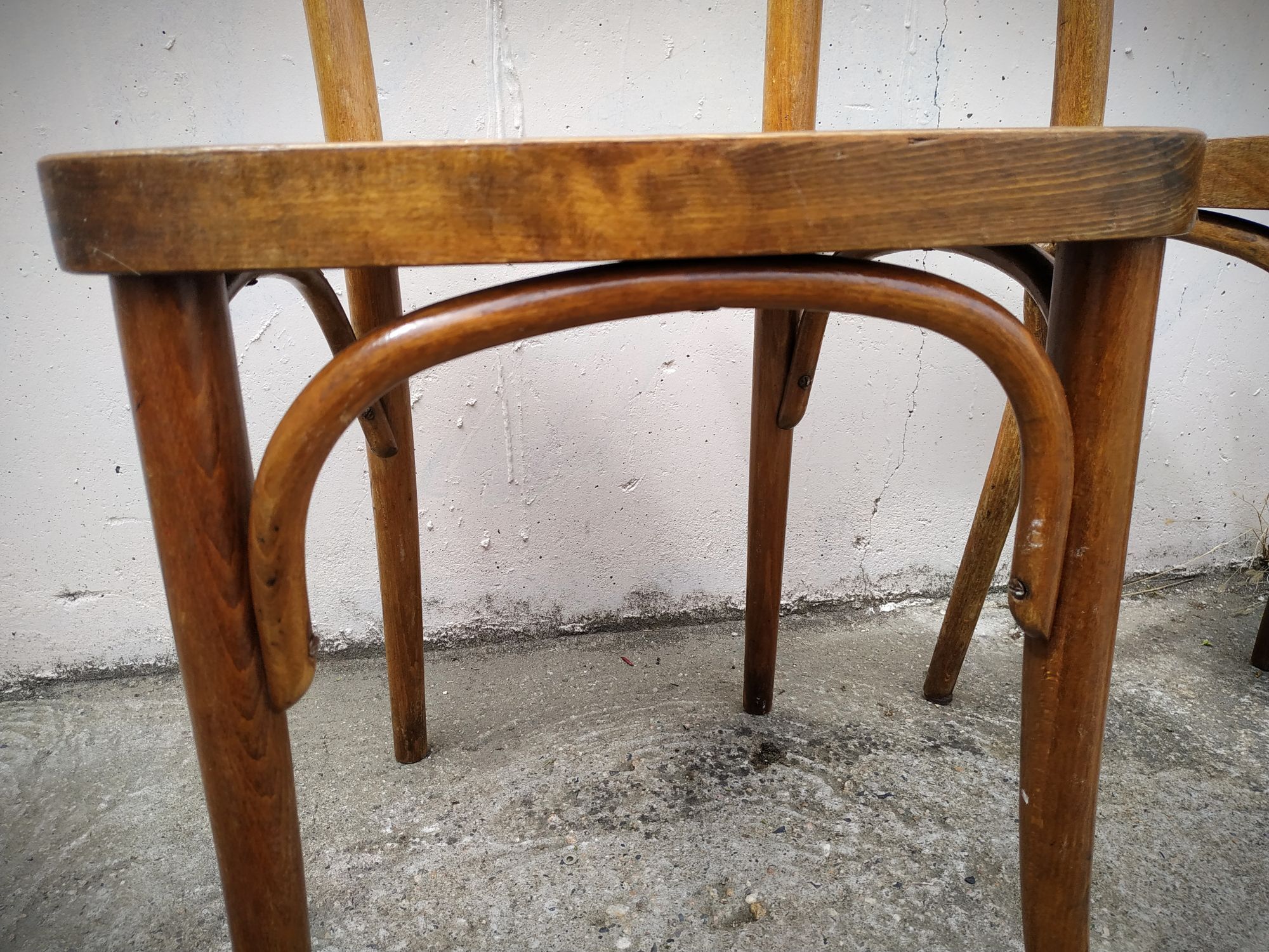 Série de quatre chaises Thonet