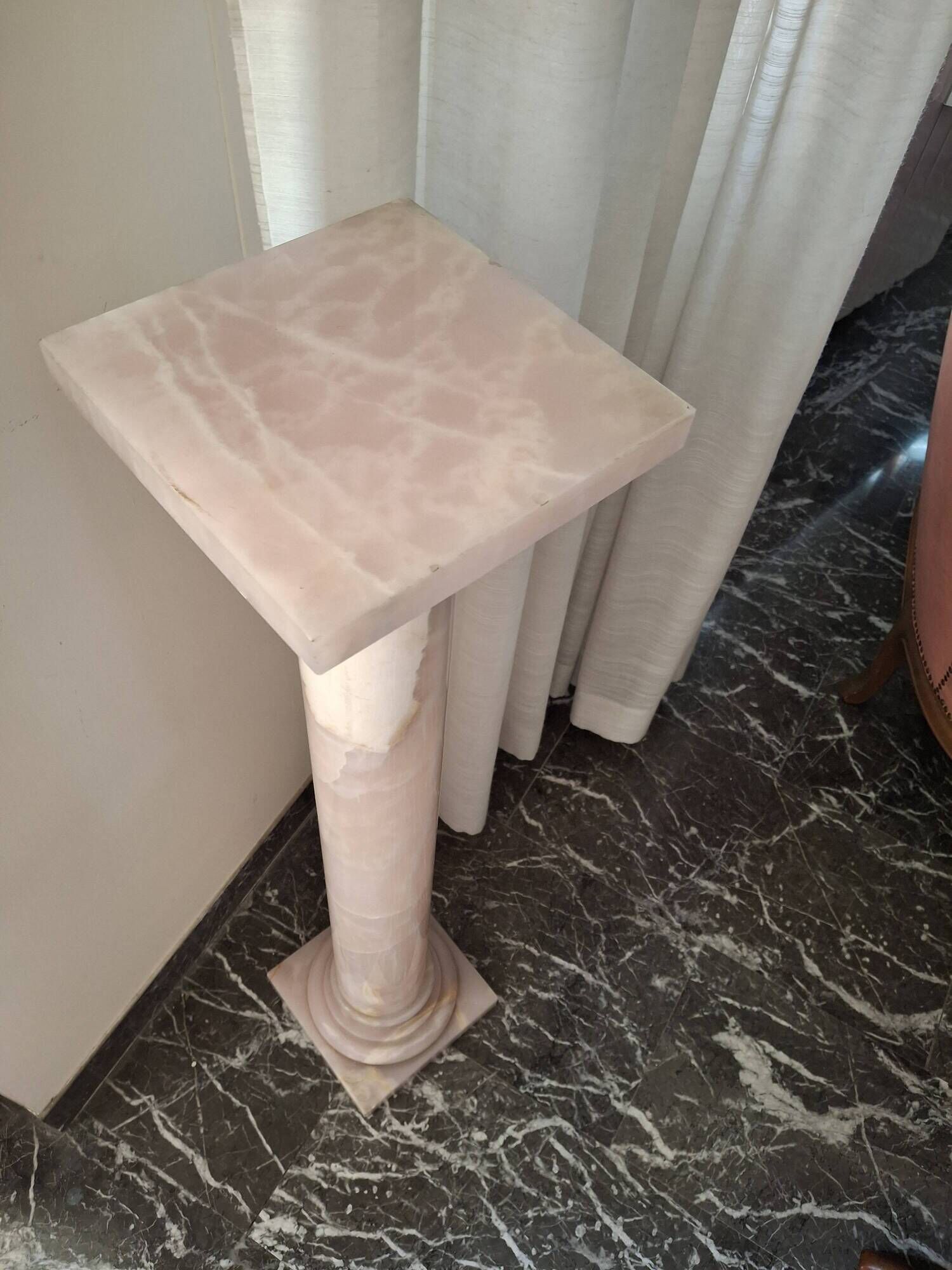 Italian decorative column from the 1960s in pink marble.