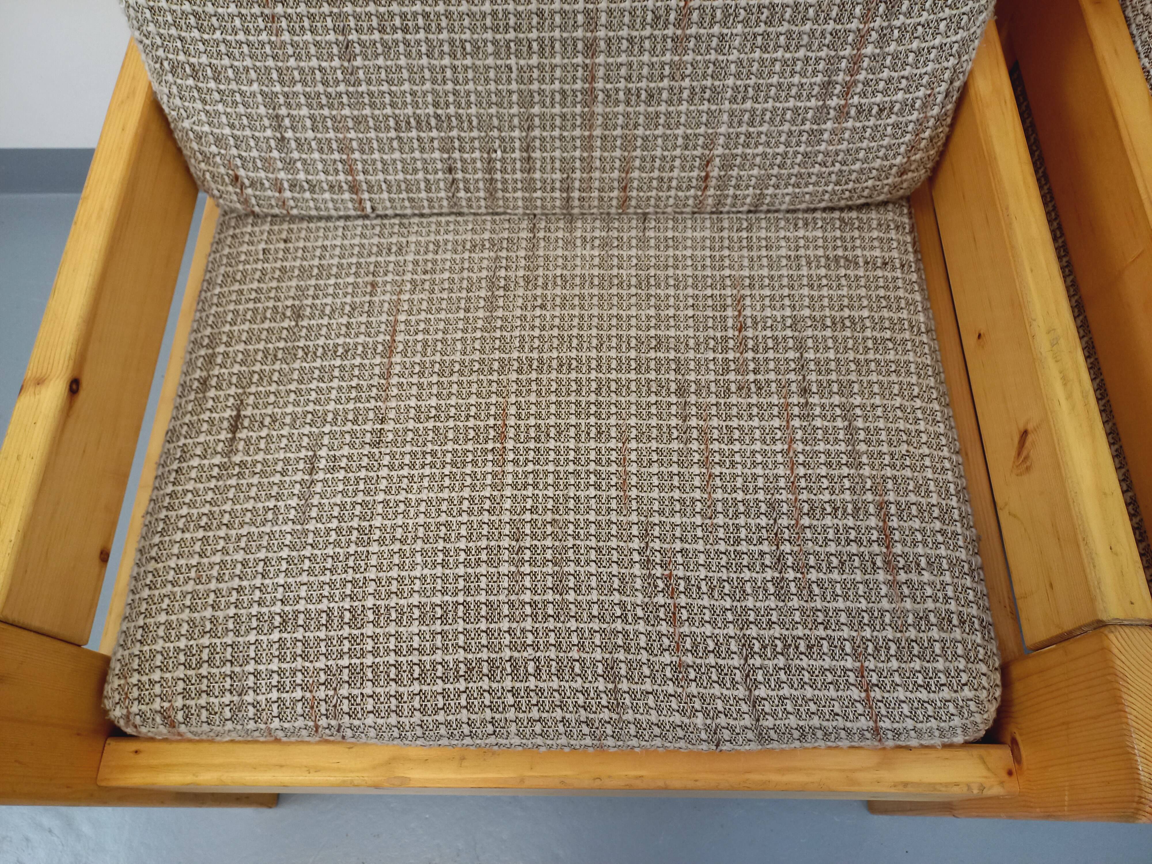 Set of 2 vintage fireside chairs in pine and fabric from the 70s