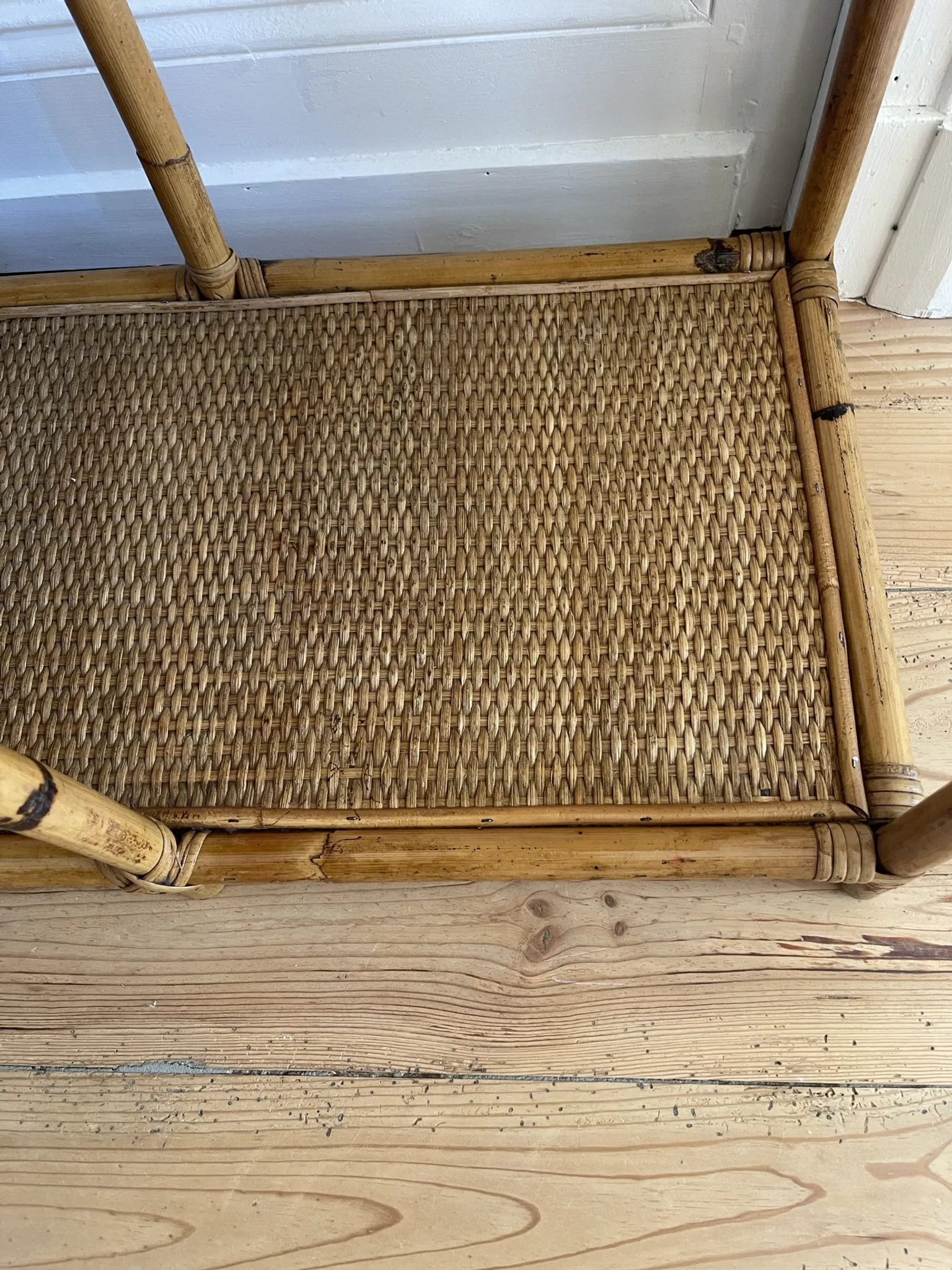 Étagère bambou et rotin vintage