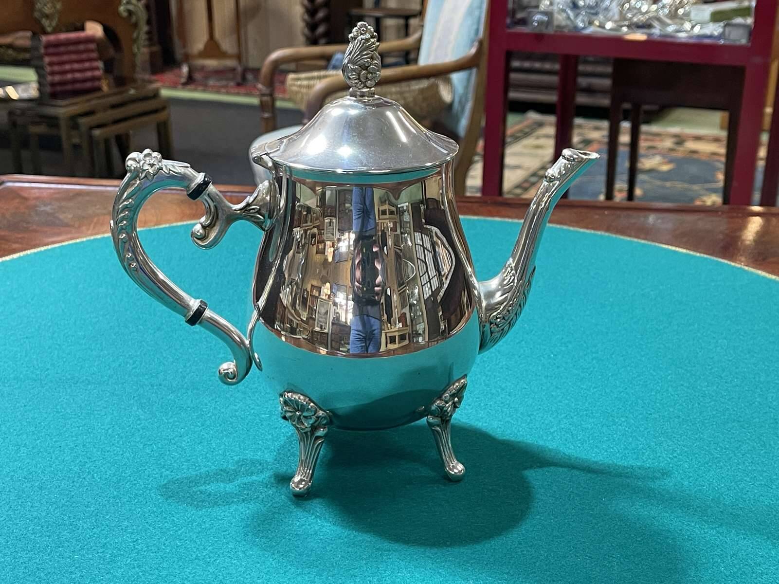 Silver-plated English verseuse from the 1950s.