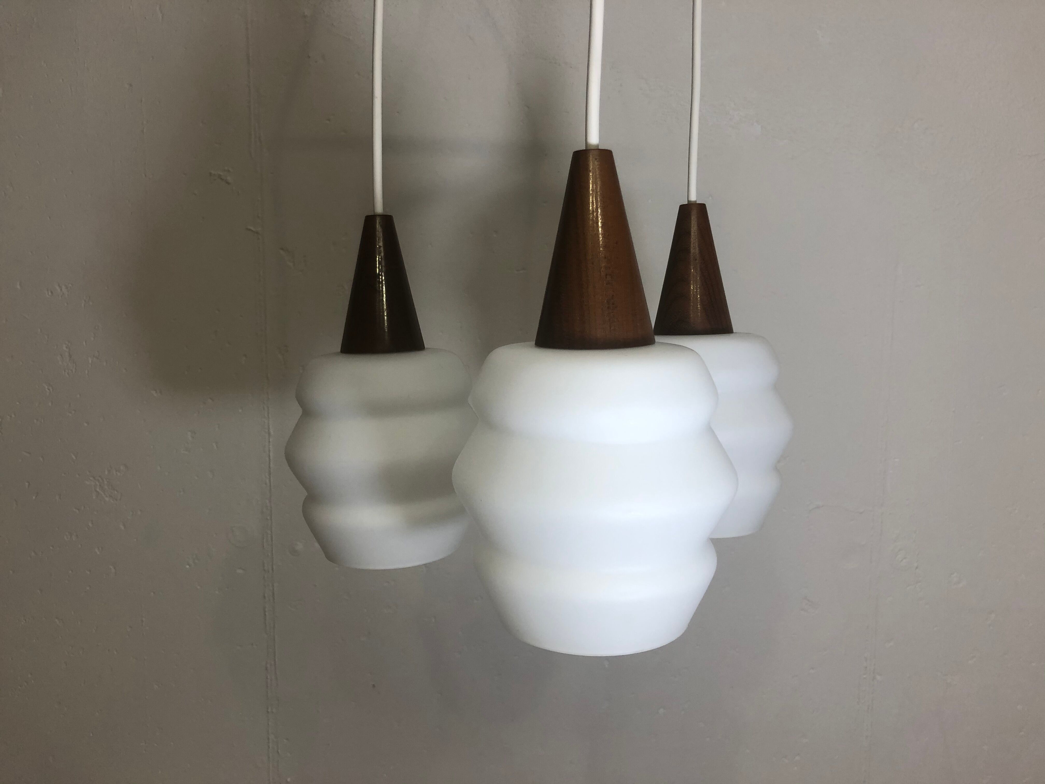 Hanging boomerang teak