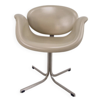 Set of 8 "Little Tulip" Chairs by Pierre Paulin for Artifort in Leather