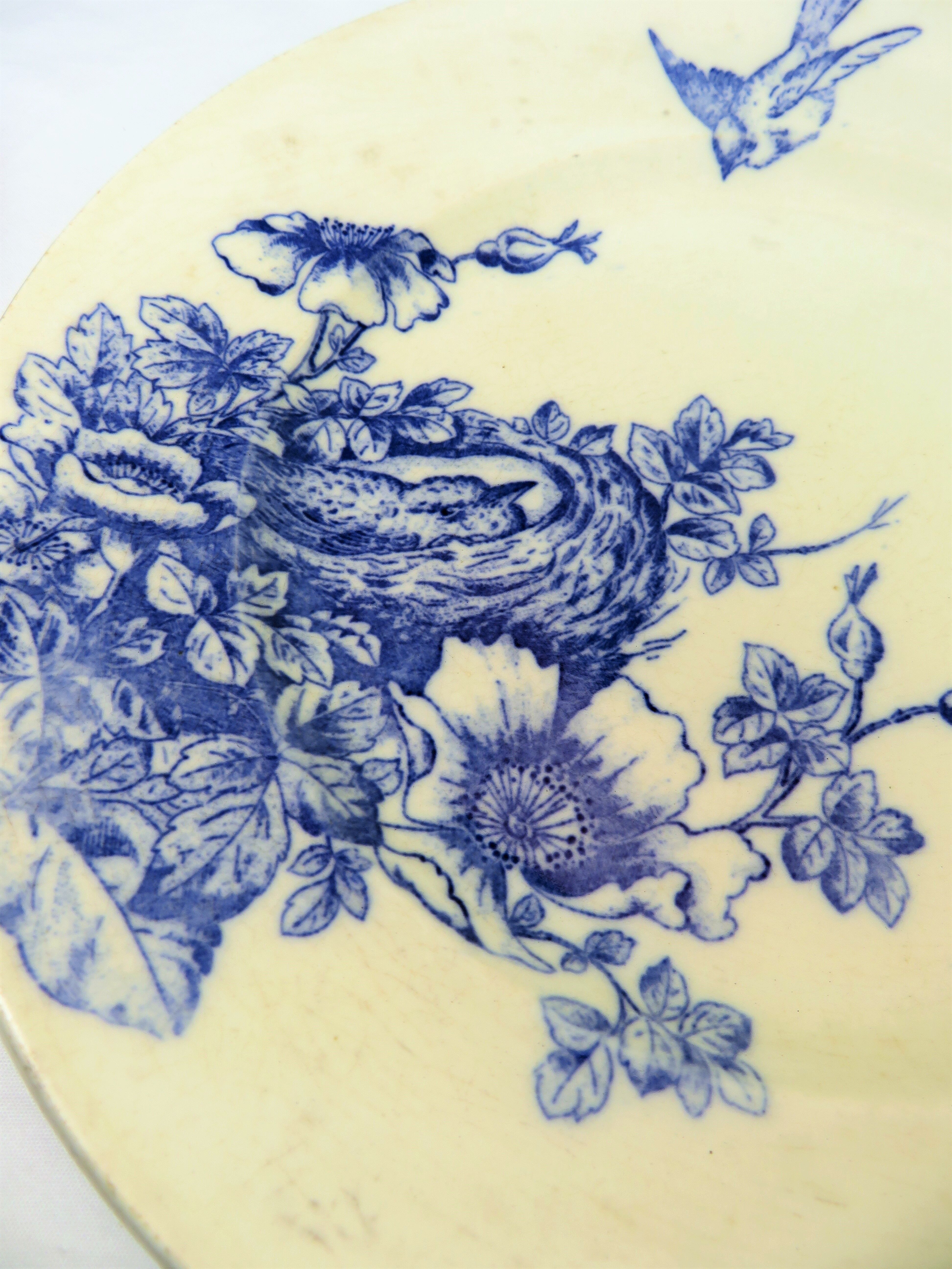 Plate iron earth decor blue birds