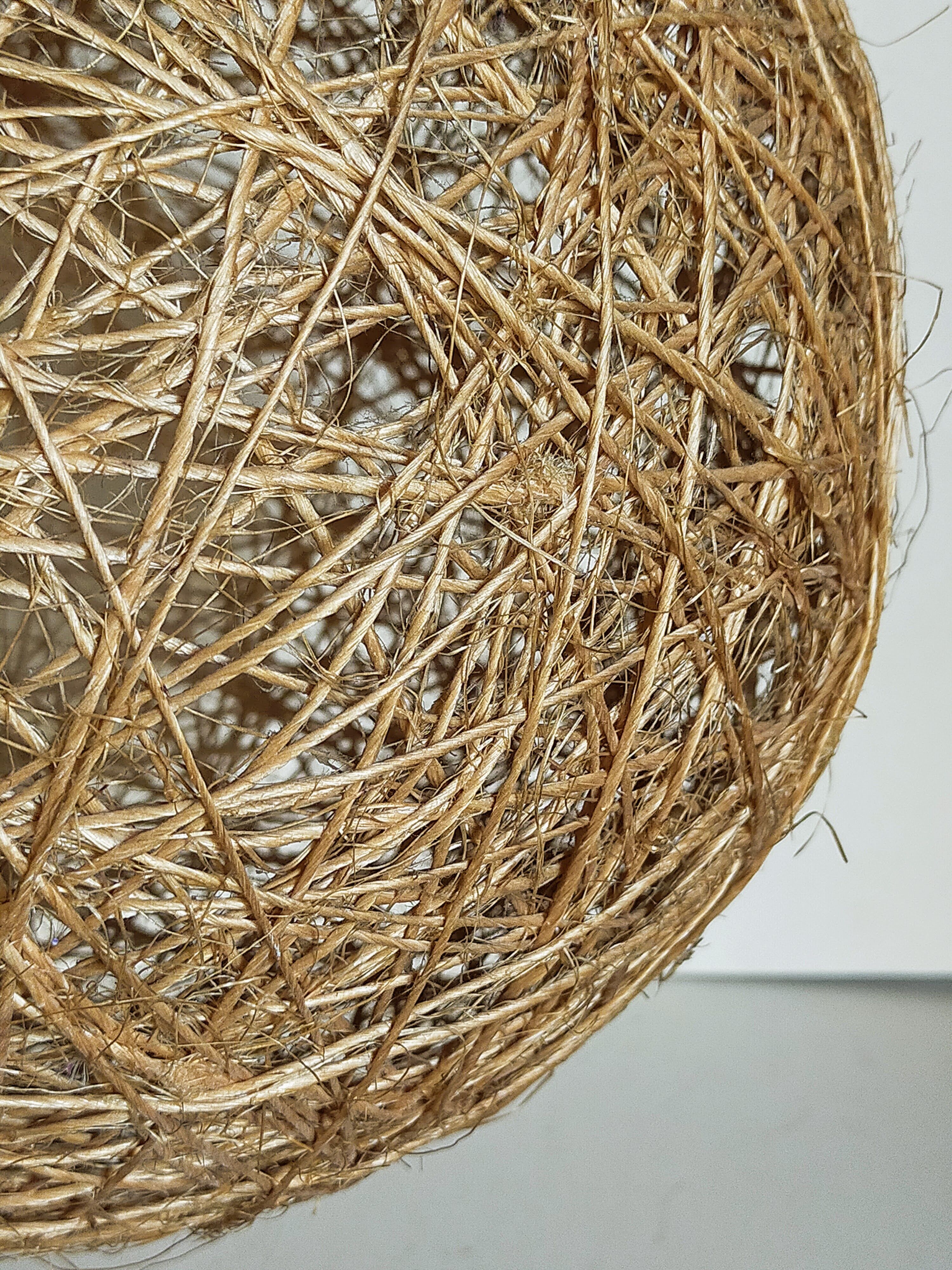 Abat-jour boule vintage ficelle naturelle et osier à suspendre